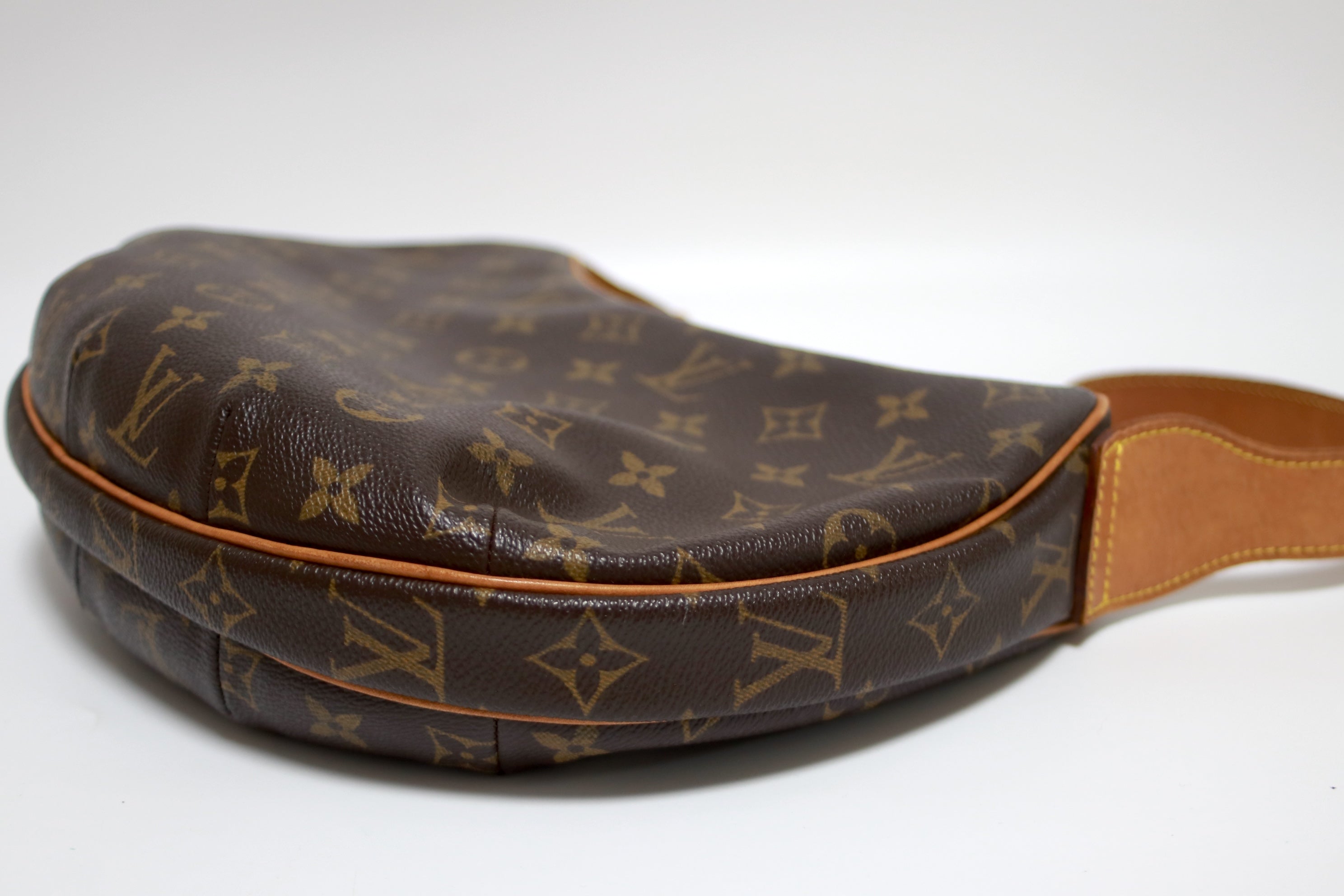 Louis Vuitton Croissant MM Shoulder Bag Used (8447)