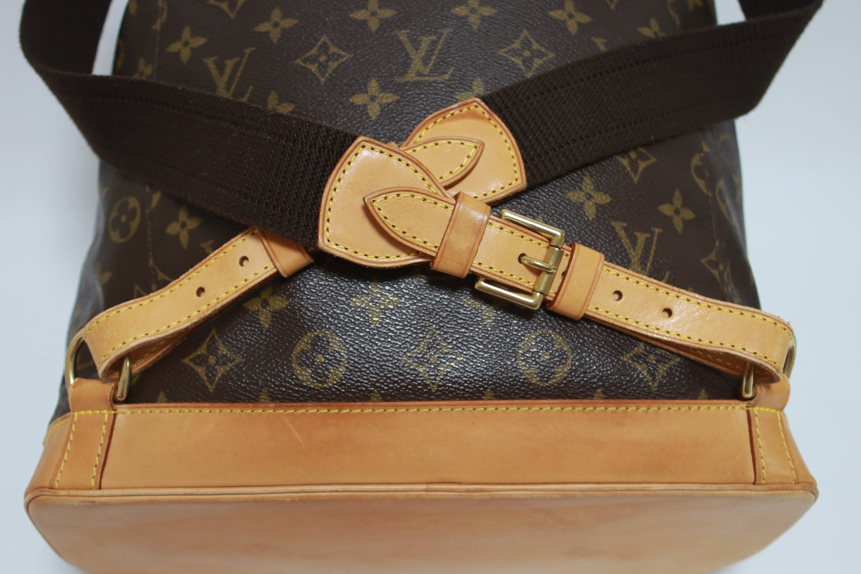 Louis Vuitton Montsouris GM Backpack Used (7426)