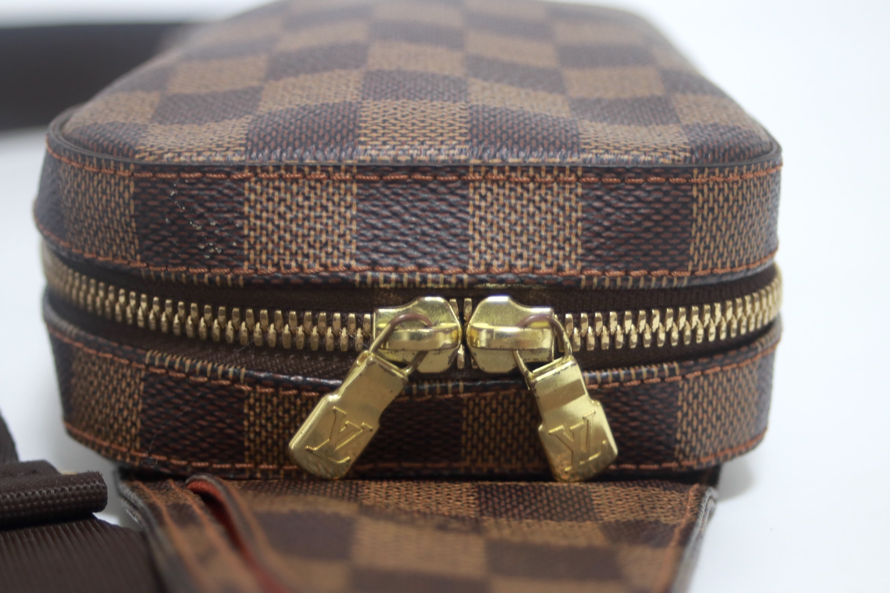 Louis Vuitton Geronimo Crossbody Bag Used