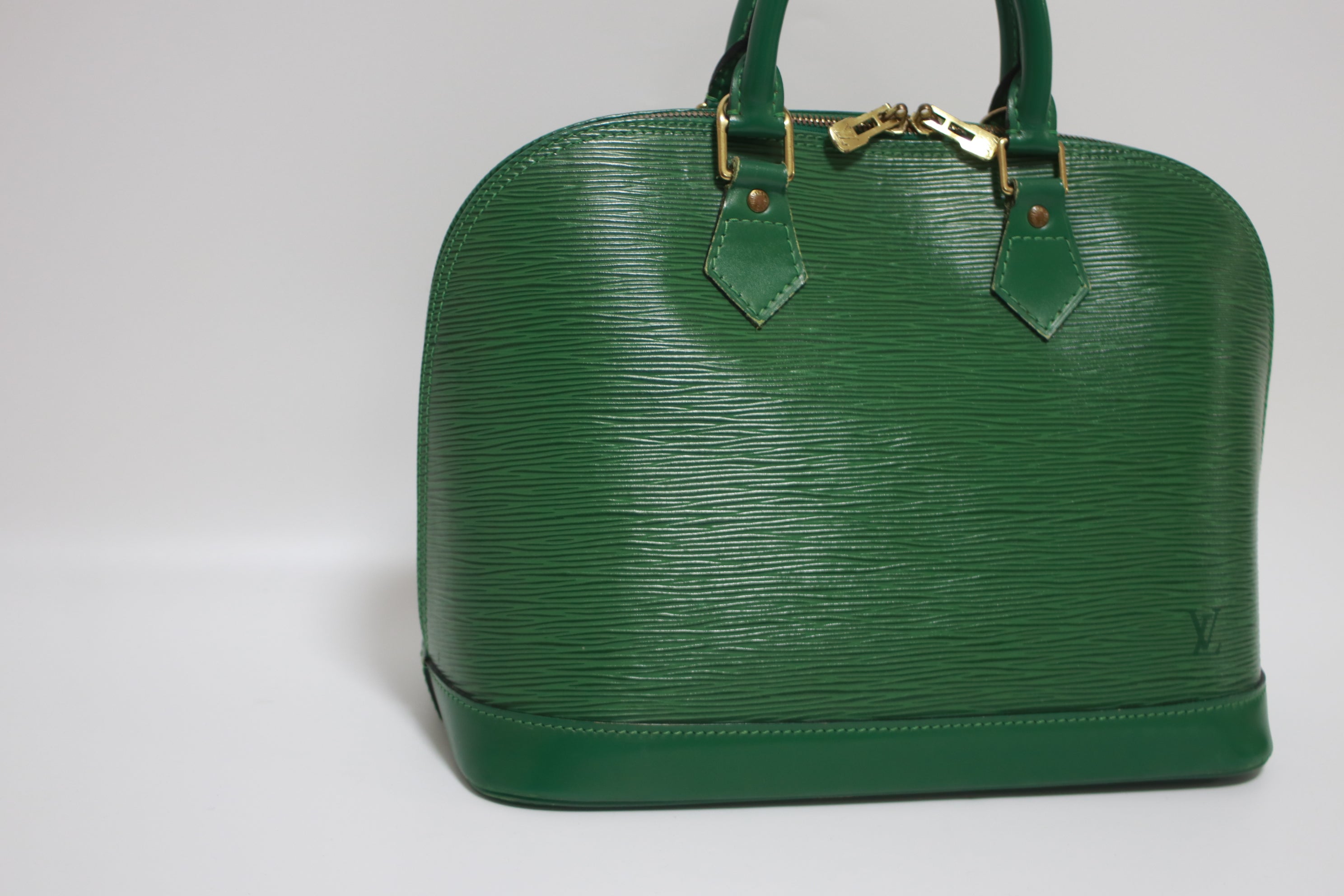 Louis Vuitton Alma PM Epi Leather Green Handbag Used