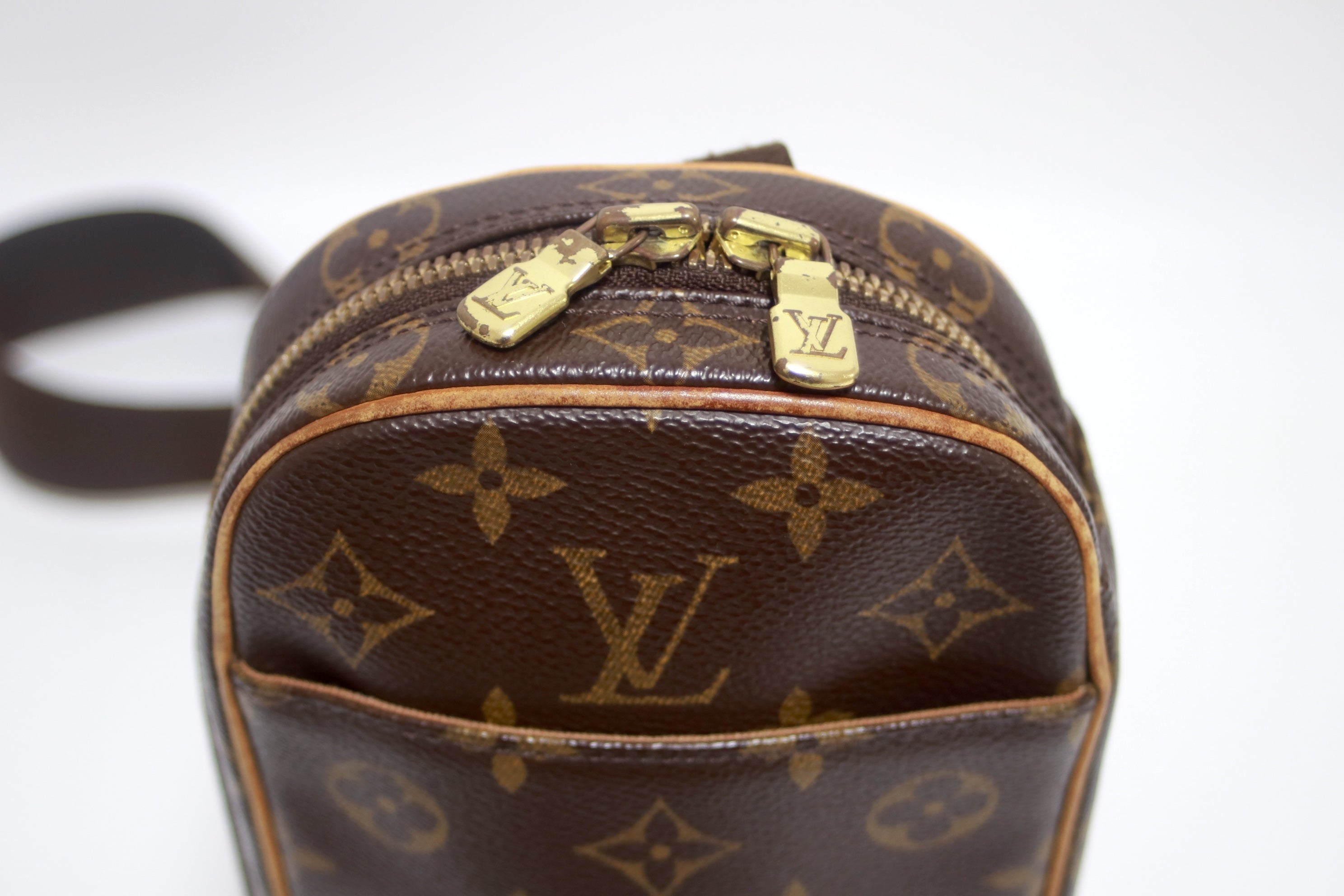 Louis Vuitton Pochette Gange Body Bag Used