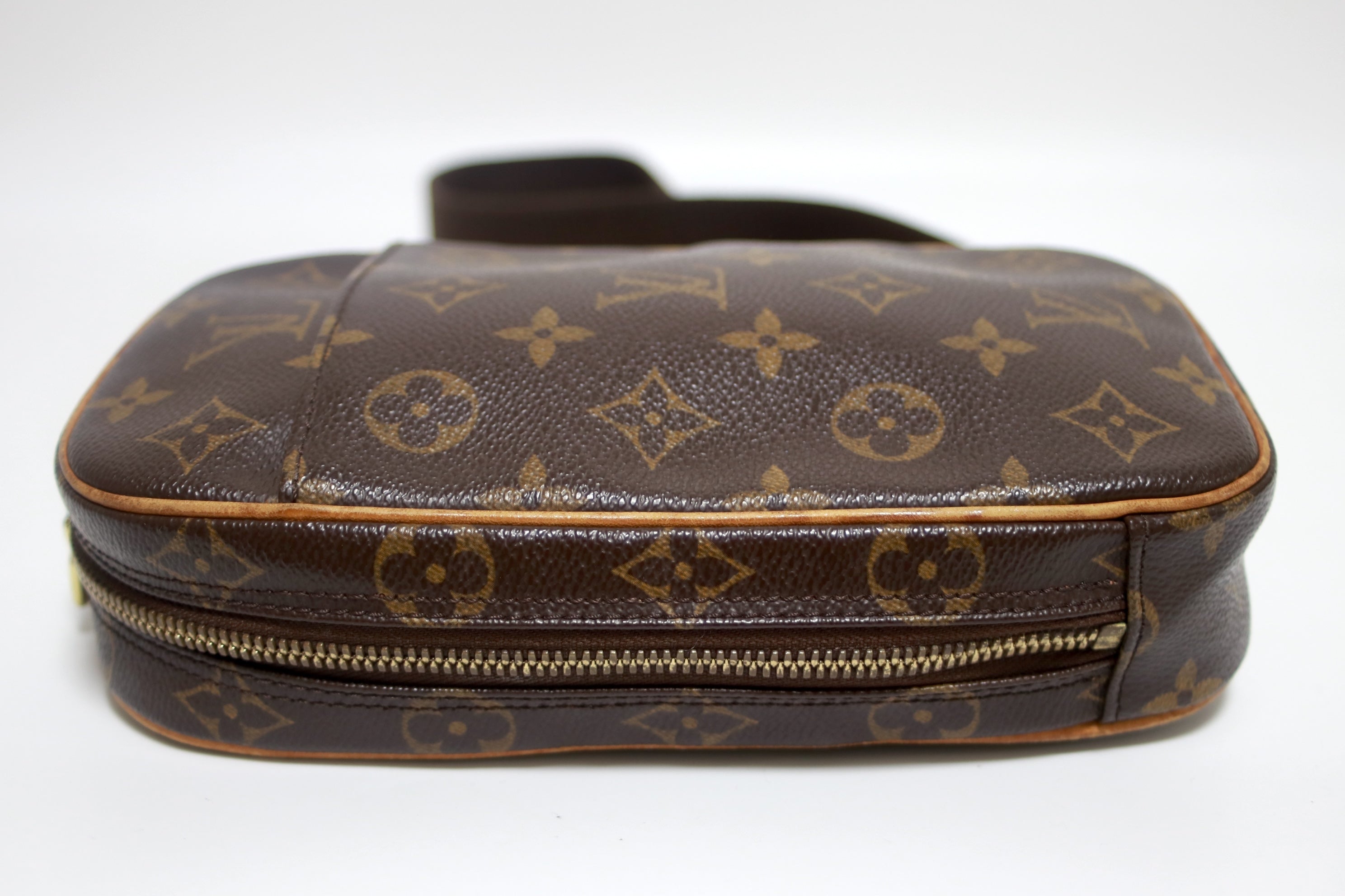 Louis Vuitton Pochette Gange Body Bag Used