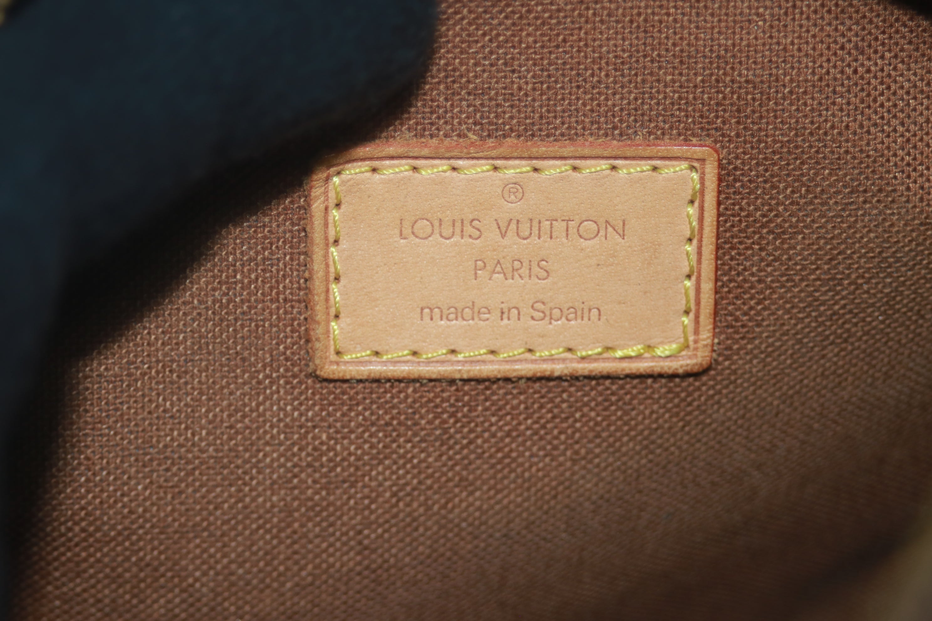 Louis Vuitton Pochette Gange Body Bag Used