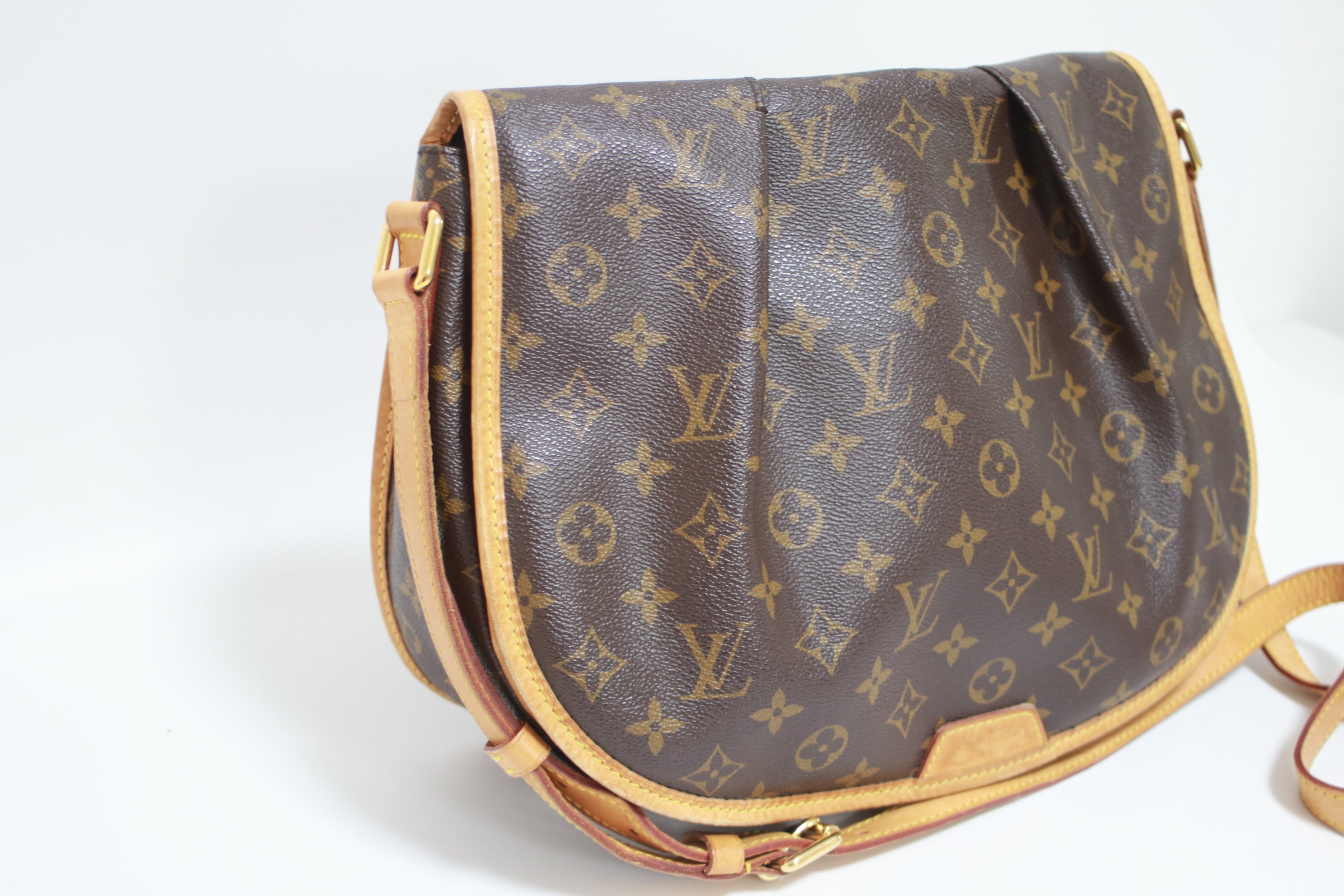 Louis Vuitton Menilmontant MM Shoulder Bag Used (7472)