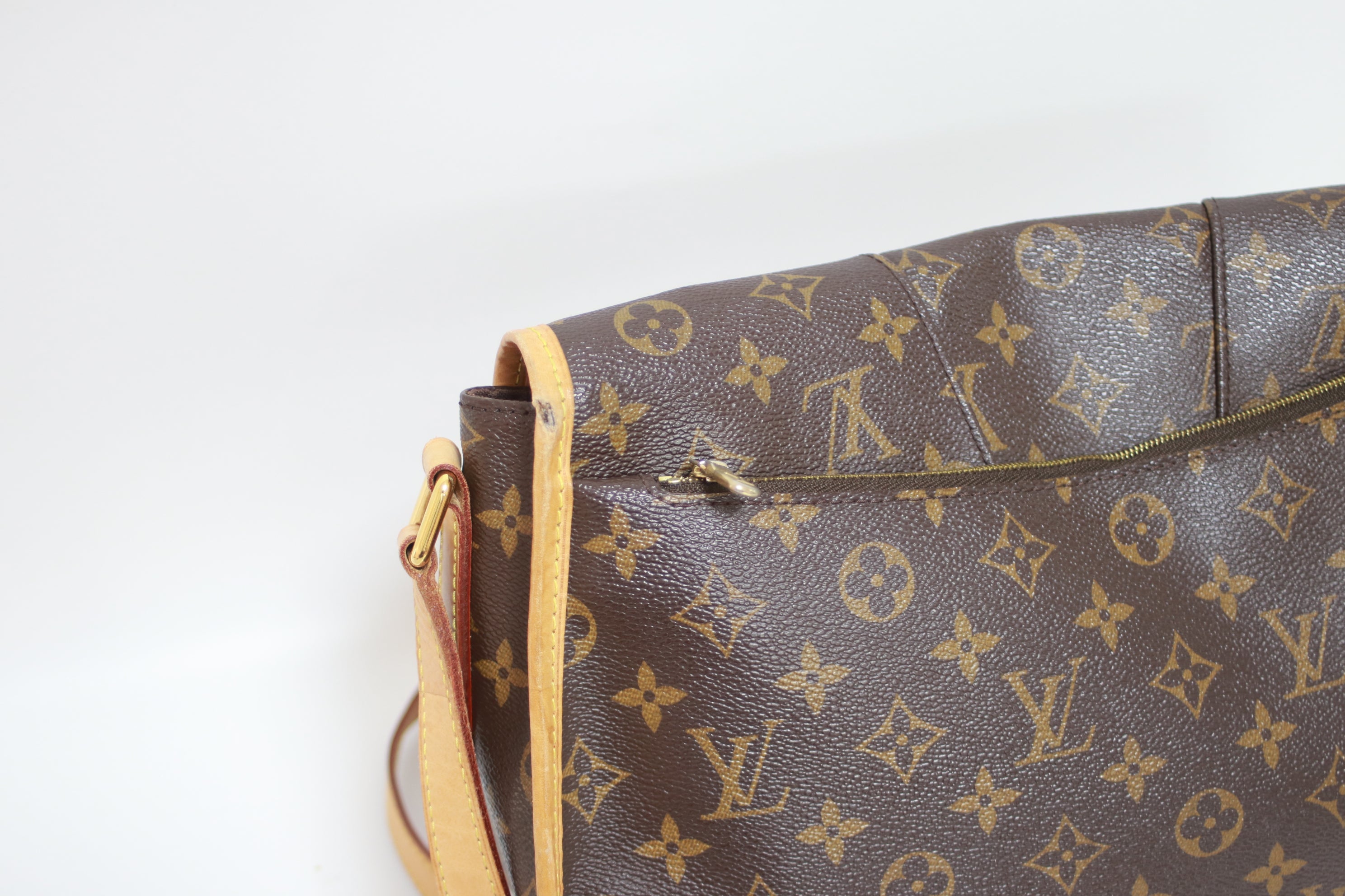 Louis Vuitton Menilmontant MM Shoulder Bag Used (7472)