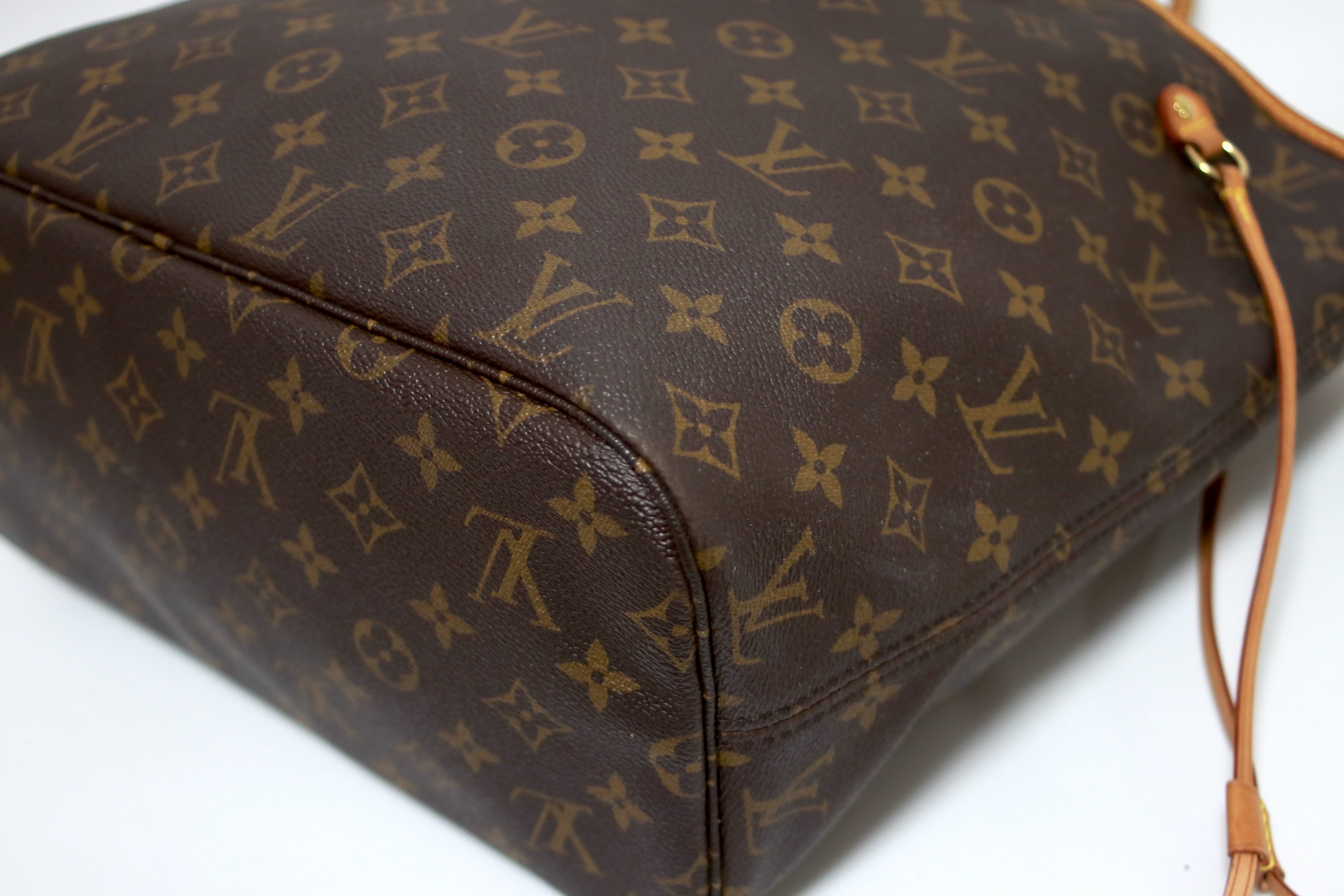 Louis Vuitton Neverfull MM Monogram Shoulder Tote Bag Used