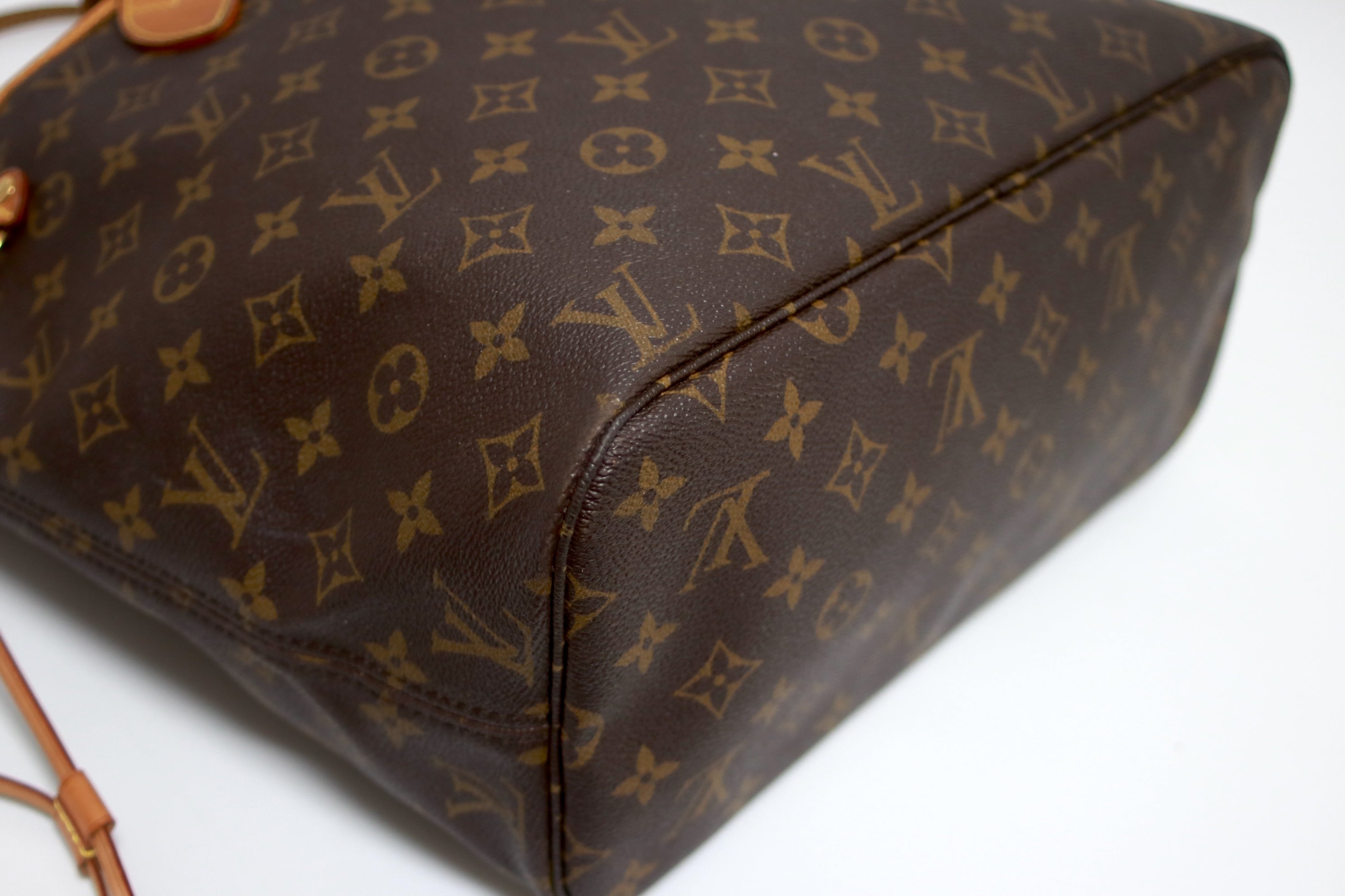 Louis Vuitton Neverfull MM Monogram Shoulder Tote Bag Used