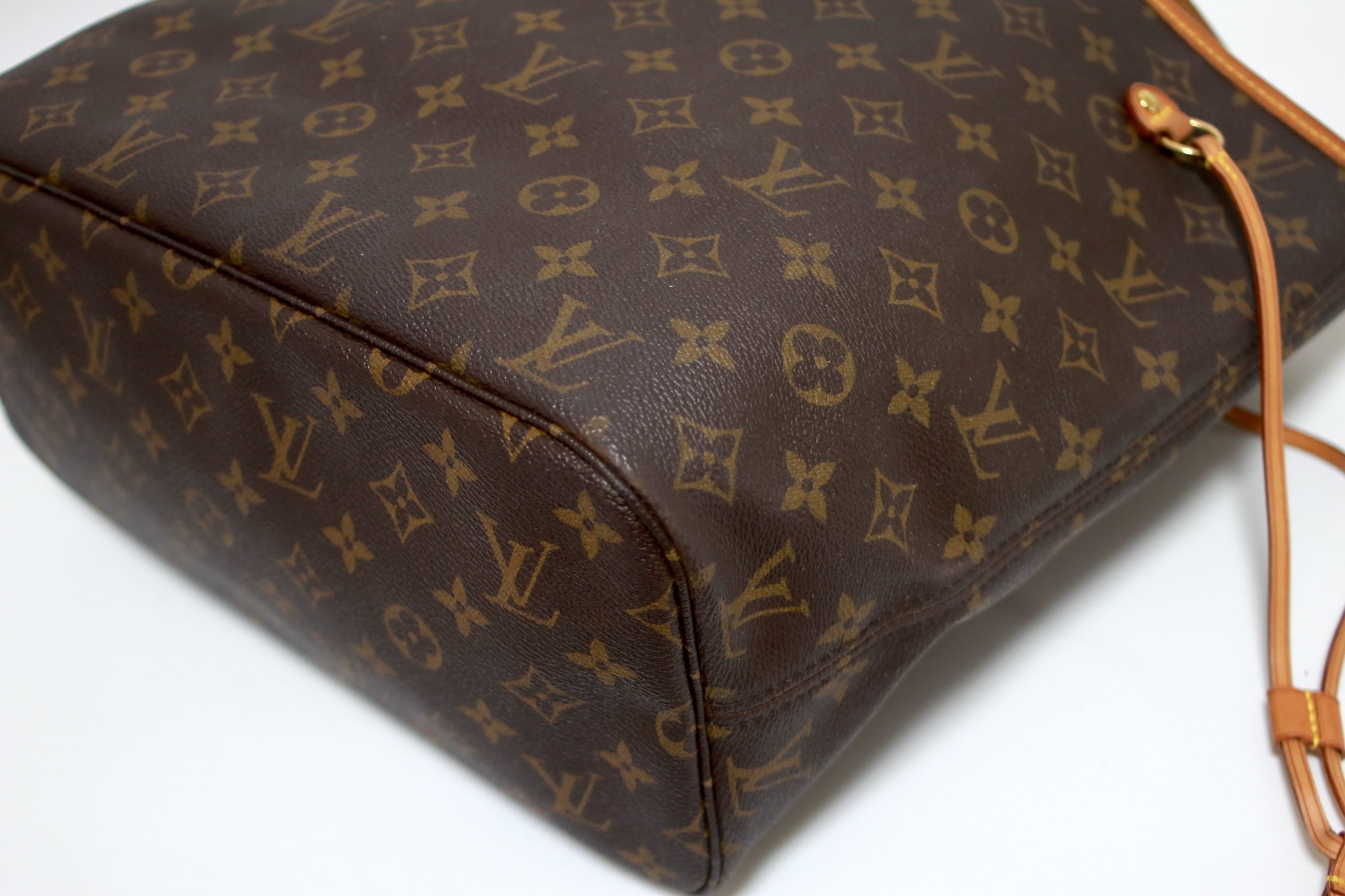 Louis Vuitton Neverfull MM Monogram Shoulder Tote Bag Used