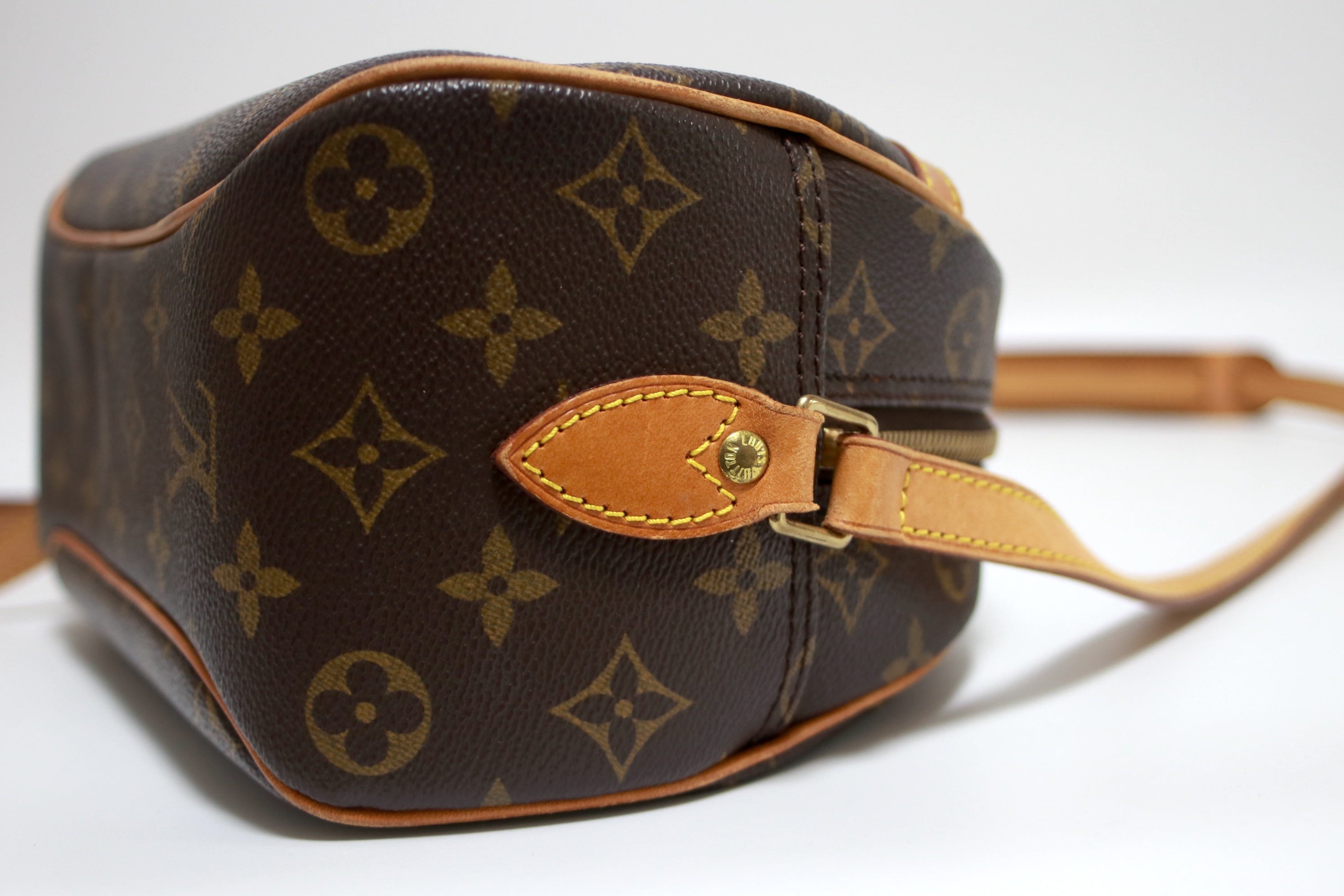 Louis Vuitton Blois Shoulder Bag Used