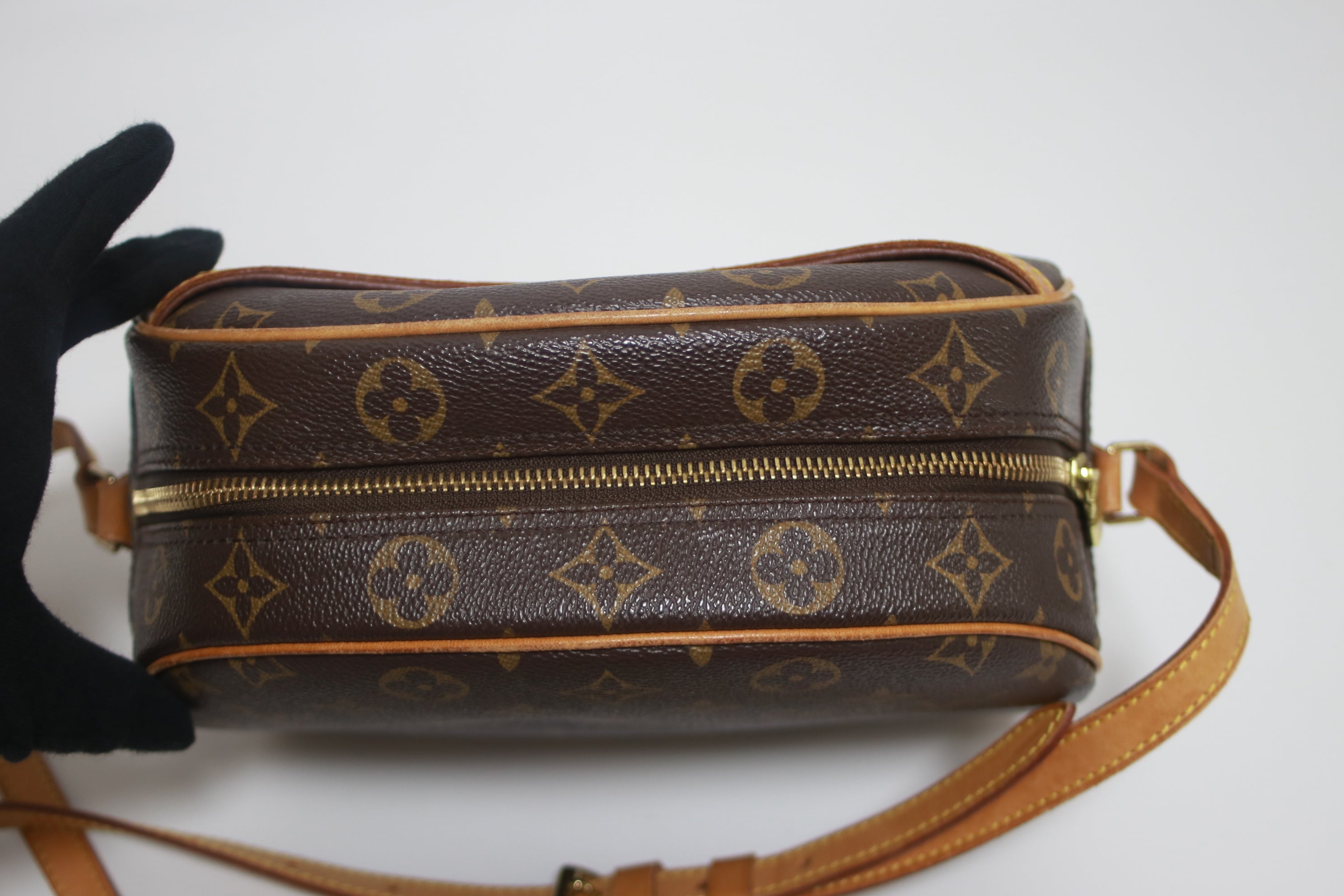 Louis Vuitton Blois Shoulder Bag Used