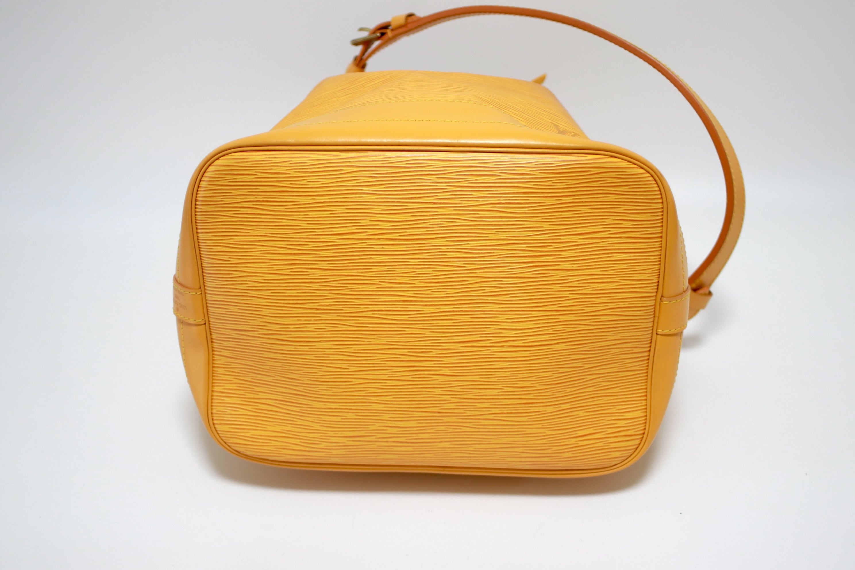 Louis Vuitton Noe GM Epi Yellow Shoulder Bag Used