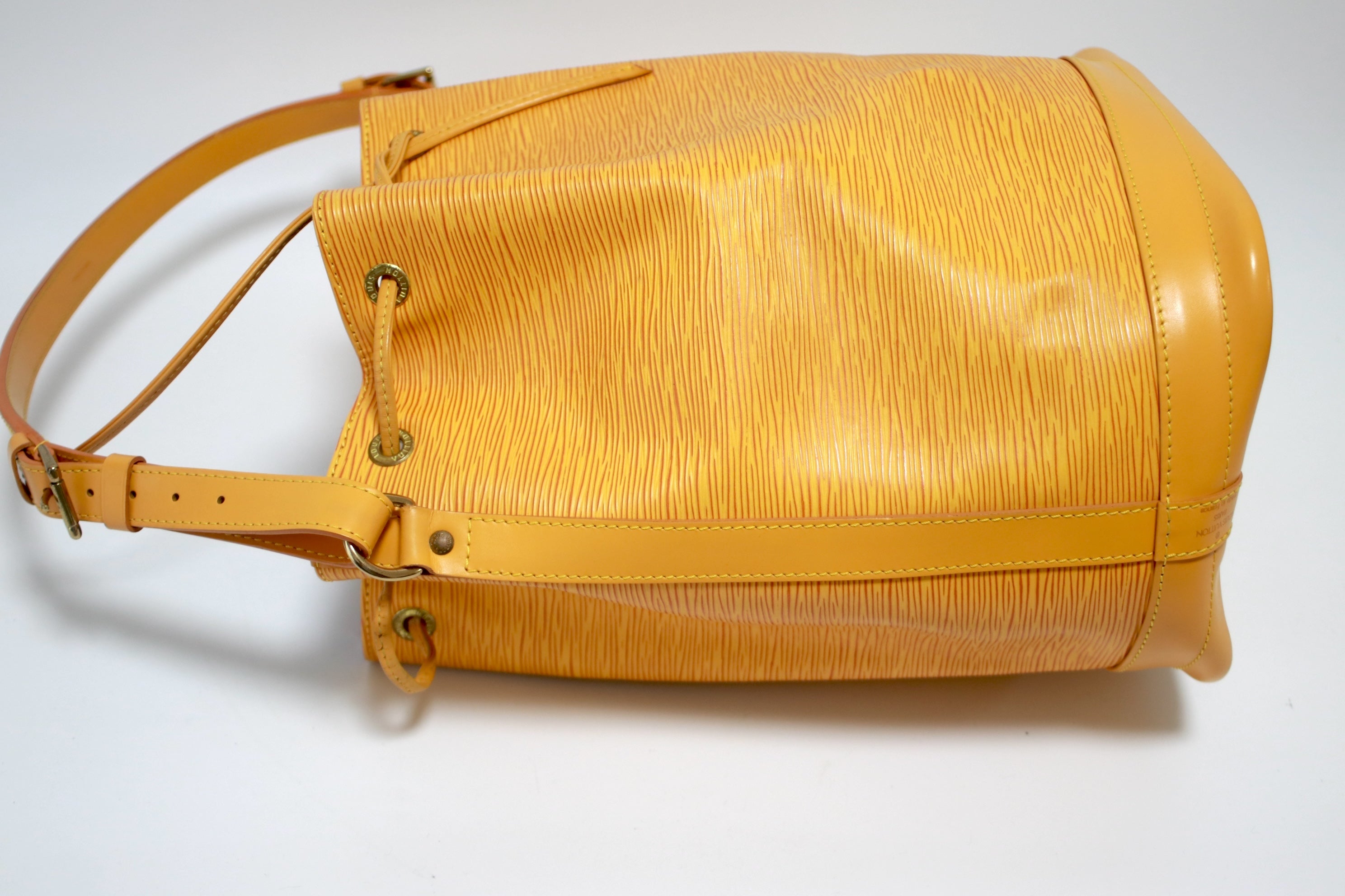 Louis Vuitton Noe GM Epi Yellow Shoulder Bag Used