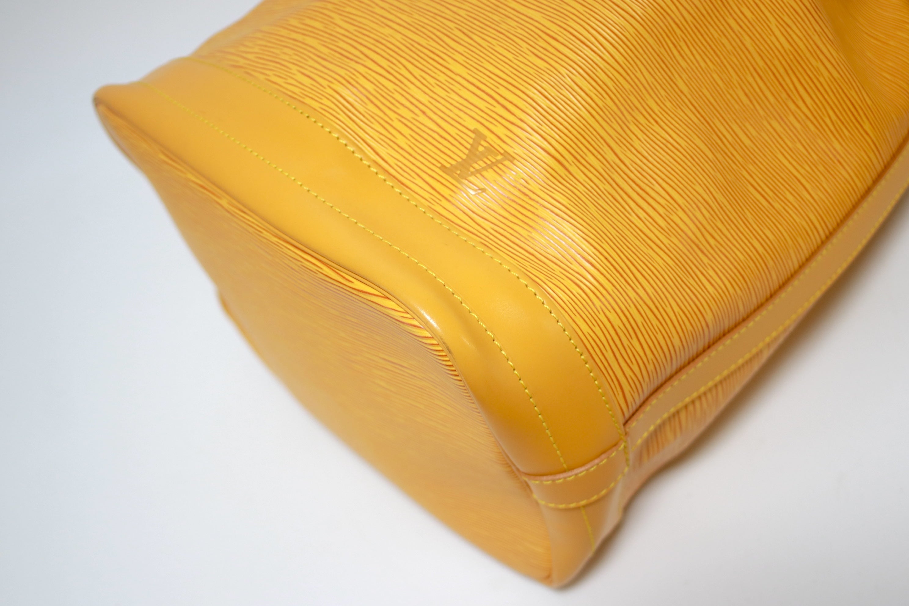 Louis Vuitton Noe GM Epi Yellow Shoulder Bag Used