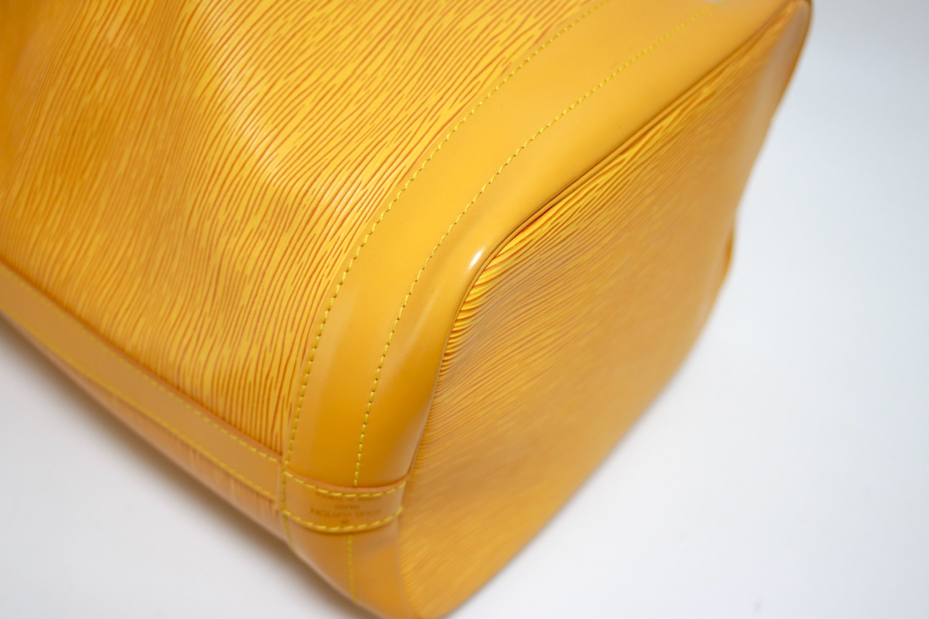 Louis Vuitton Noe GM Epi Yellow Shoulder Bag Used