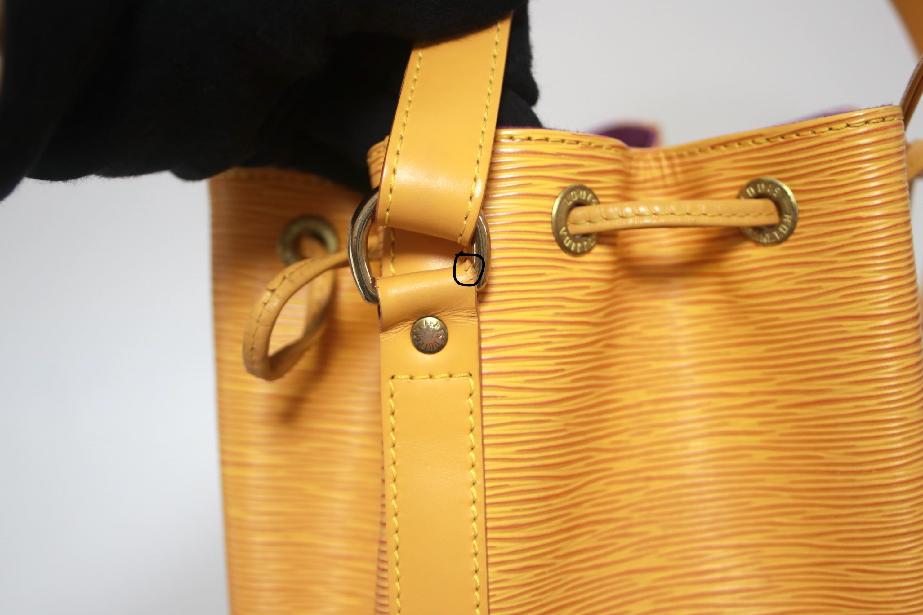 Louis Vuitton Noe GM Epi Yellow Shoulder Bag Used