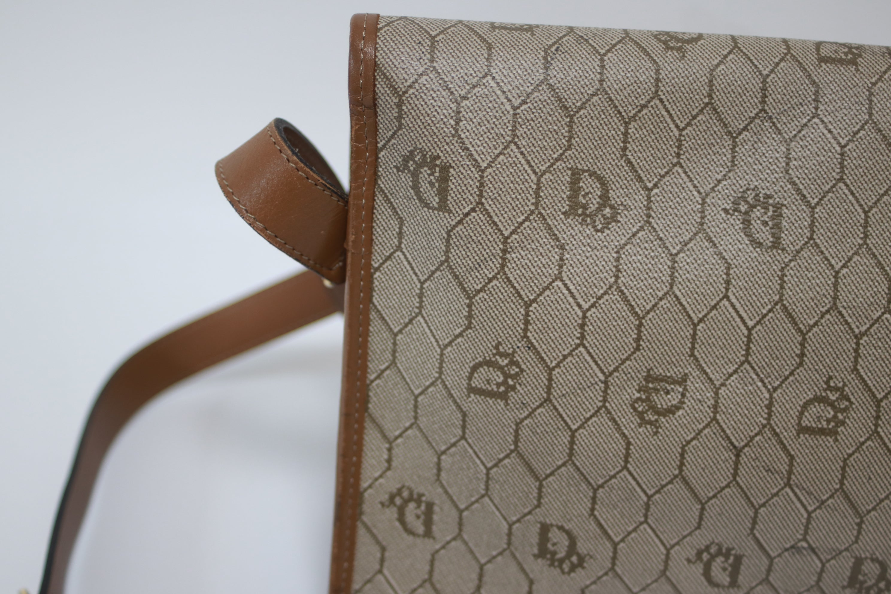 Dior Honeycomb Shoulder Bag Used (7462)