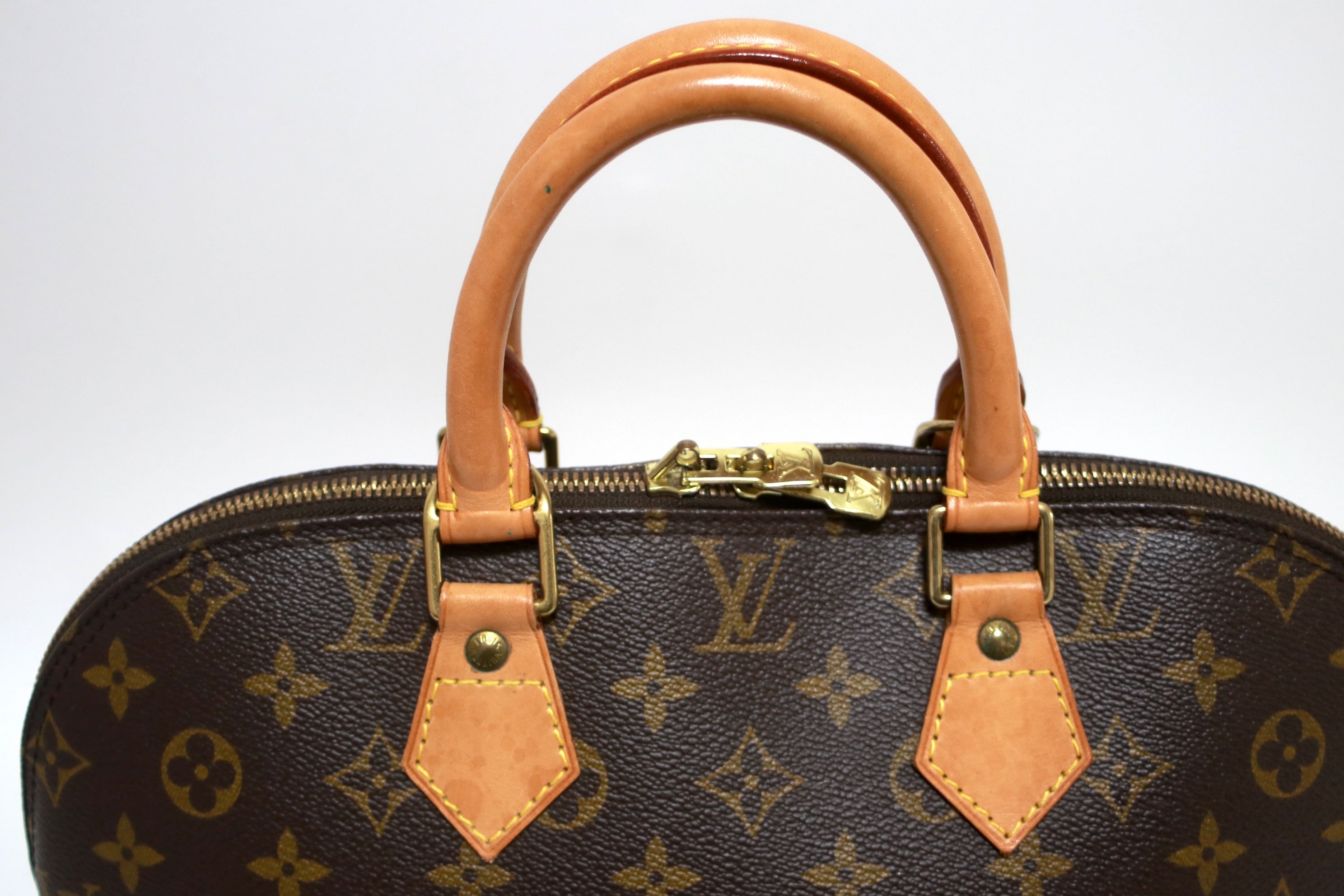 Louis Vuitton Alma Pm Handbag Used (8210)