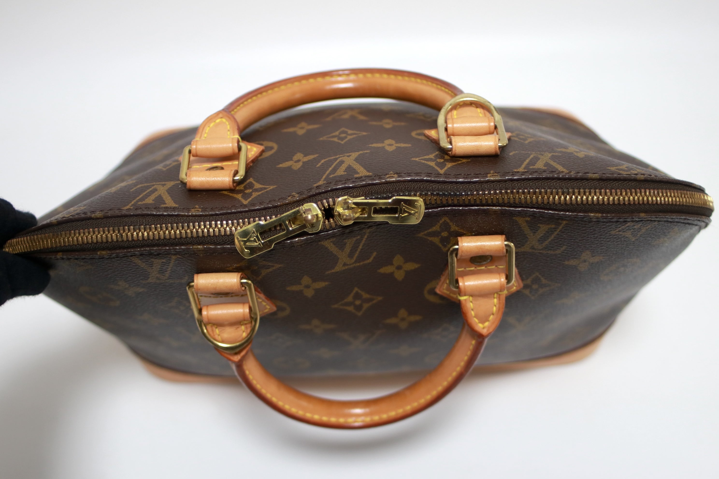 Louis Vuitton Alma Pm Handbag Used