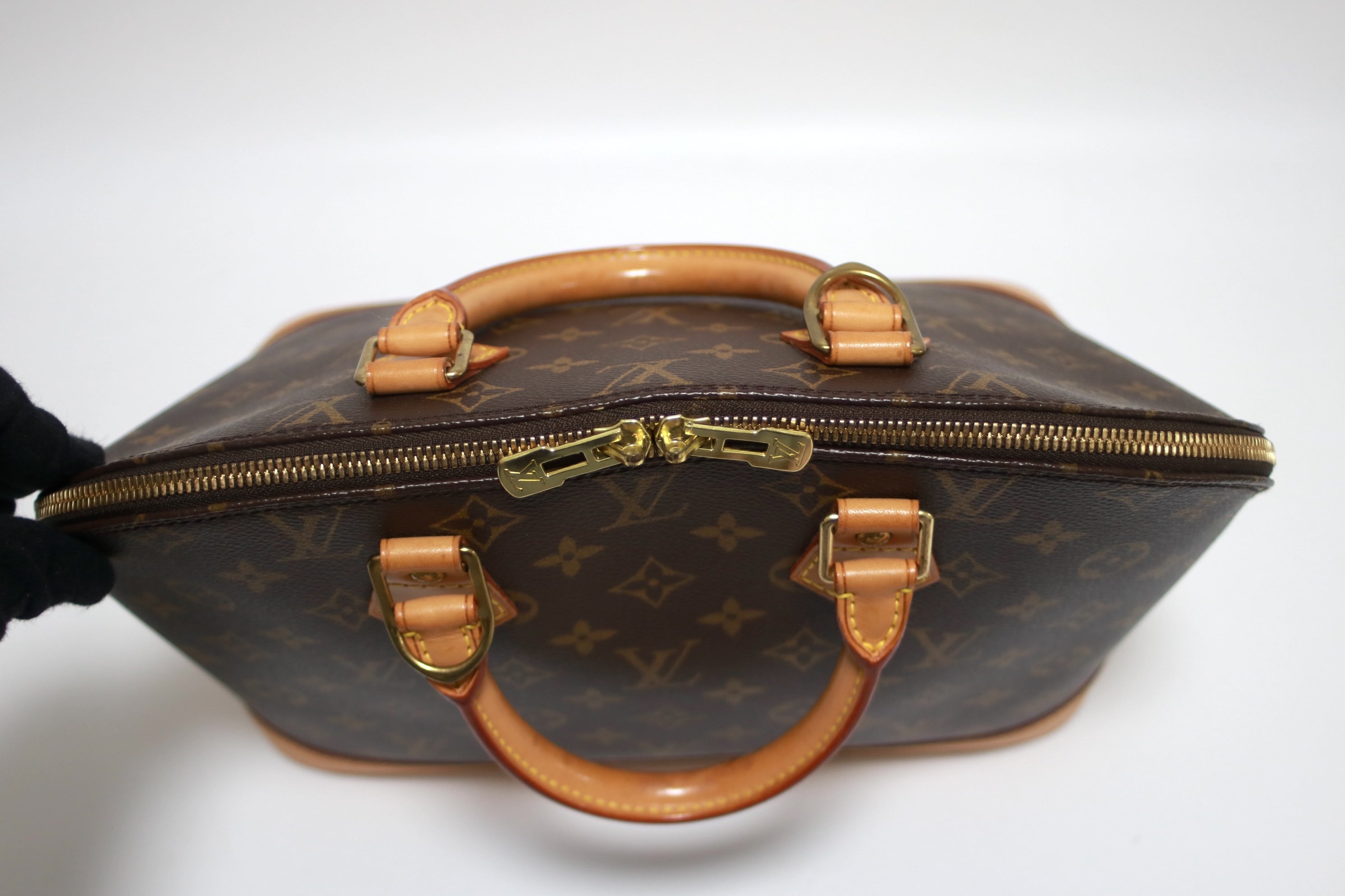 Louis Vuitton Alma Pm Handbag Used