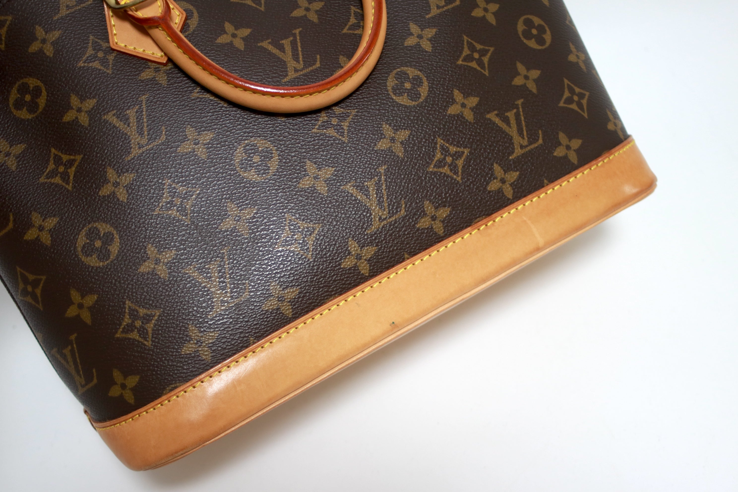 Louis Vuitton Alma Pm Handbag Used