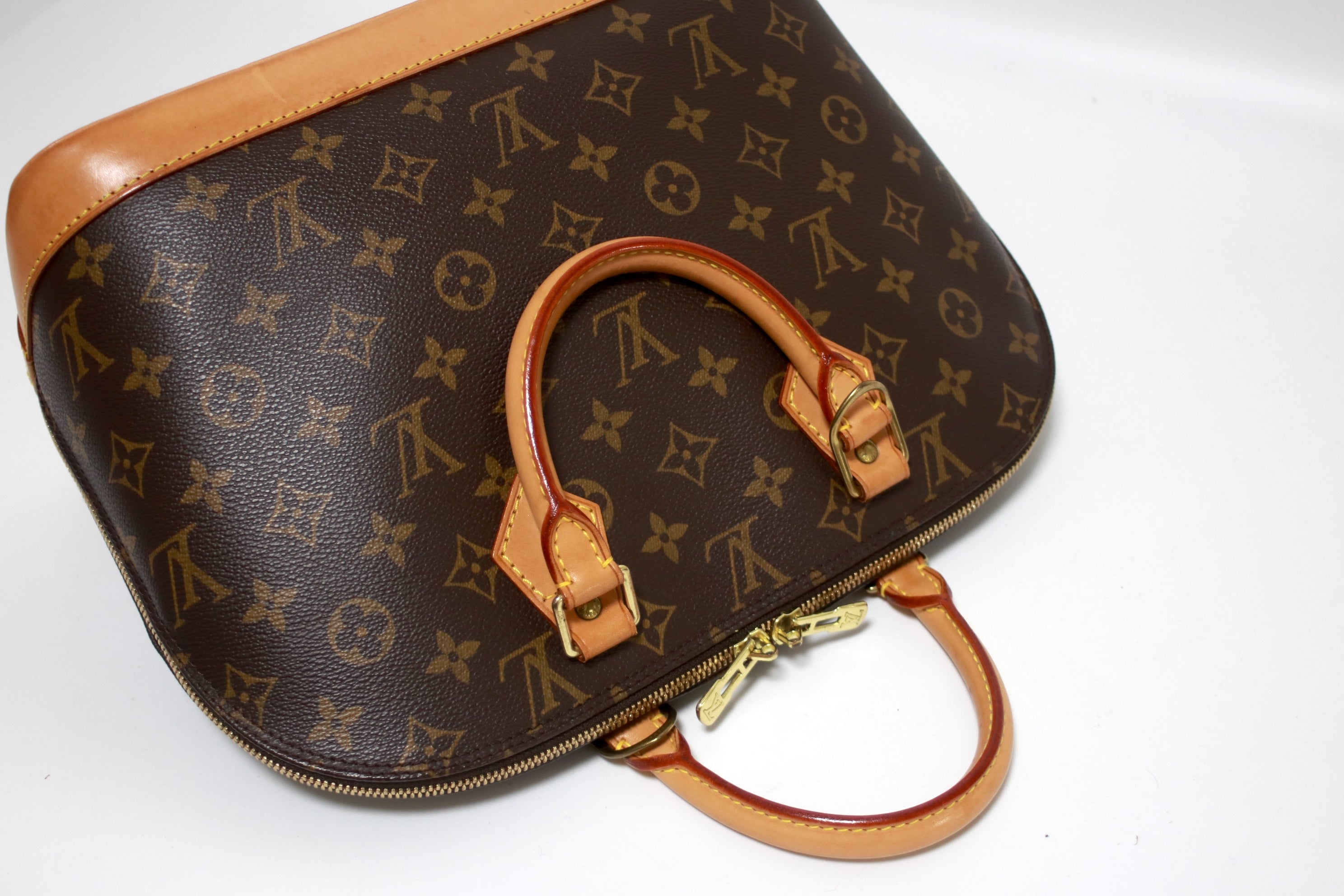 Louis Vuitton Alma Pm Handbag Used