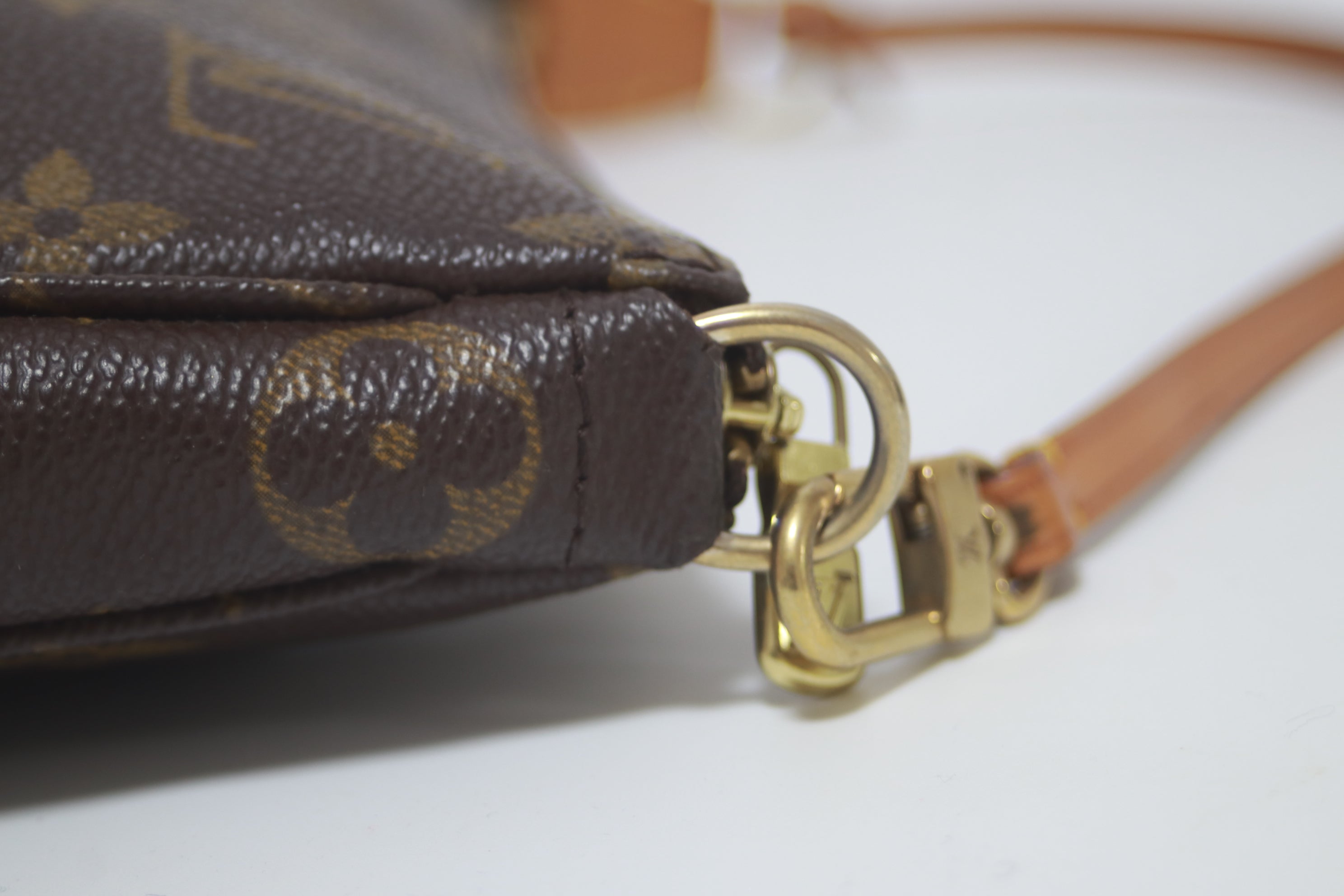 Louis Vuitton Pochette Accessories Used