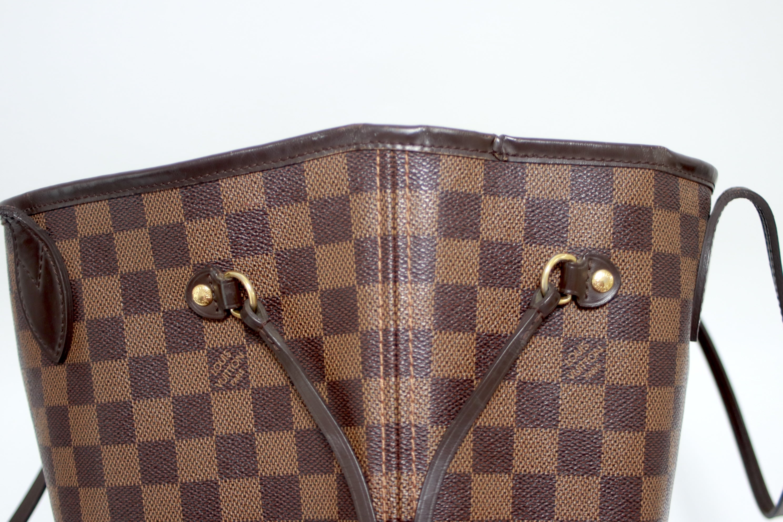 Louis Vuitton Neverfull MM Shoulder Tote Bag Used