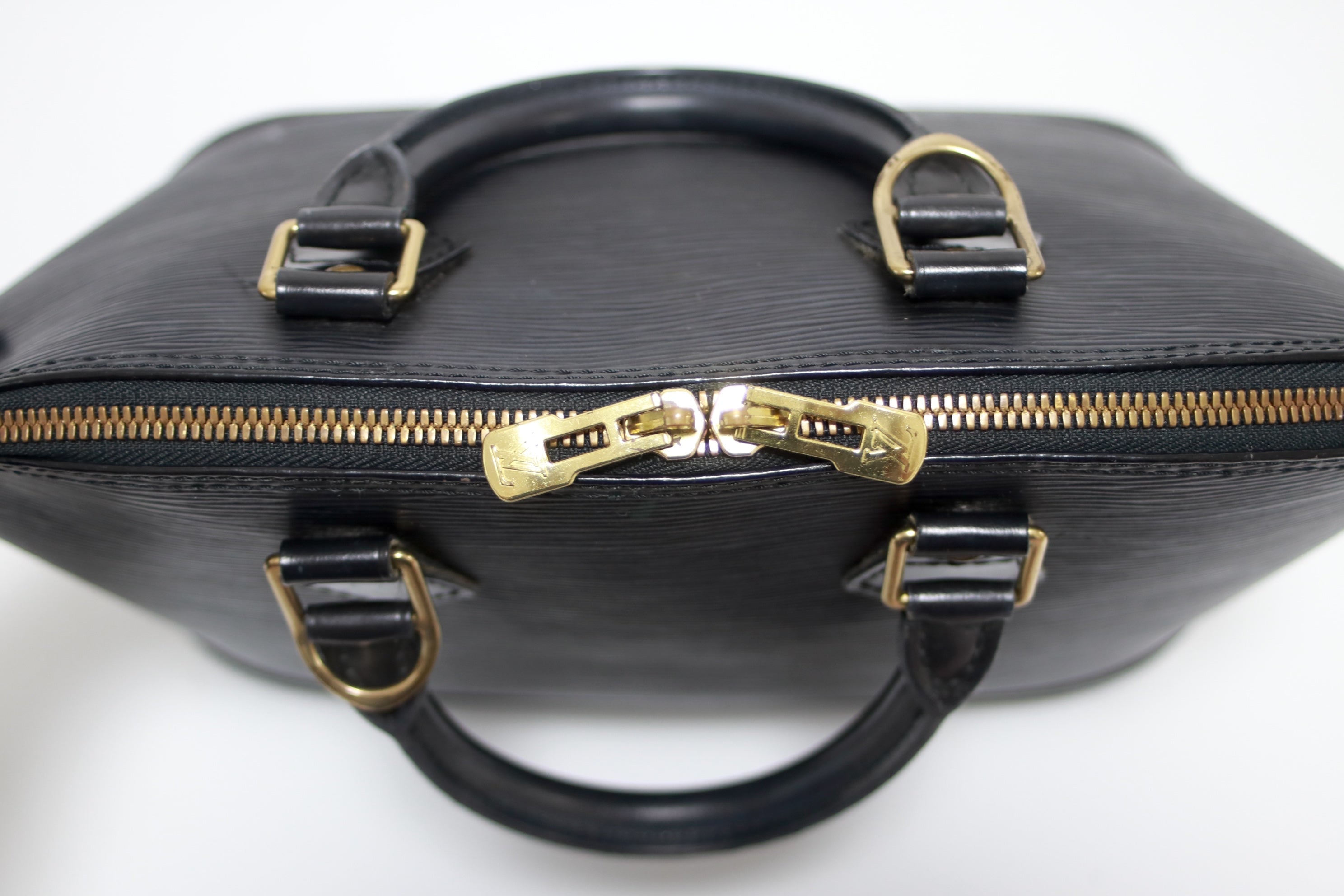 Louis Vuitton Alma PM Epi Black Used