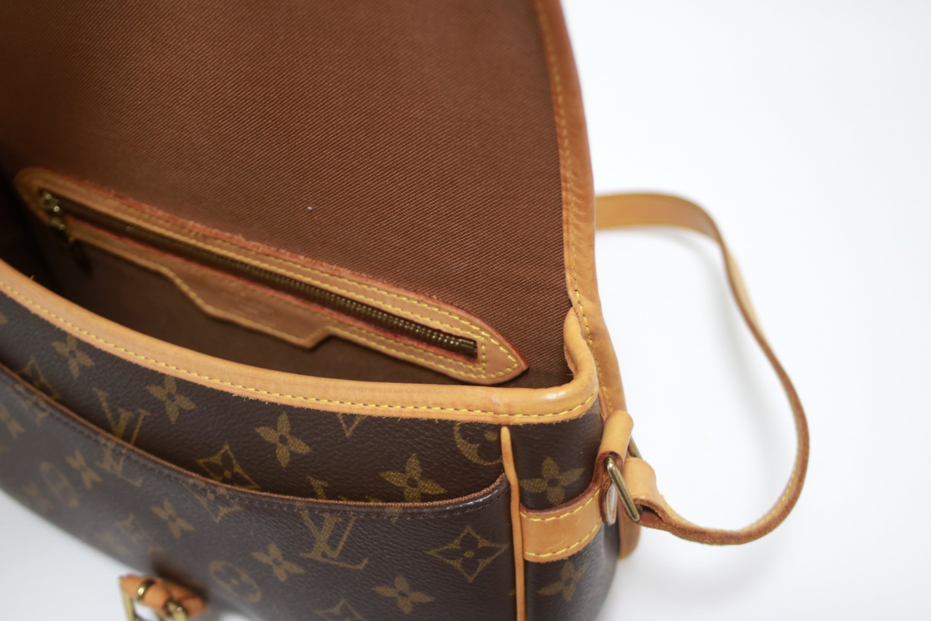 Louis Vuitton Sologne Shoulder Bag Used