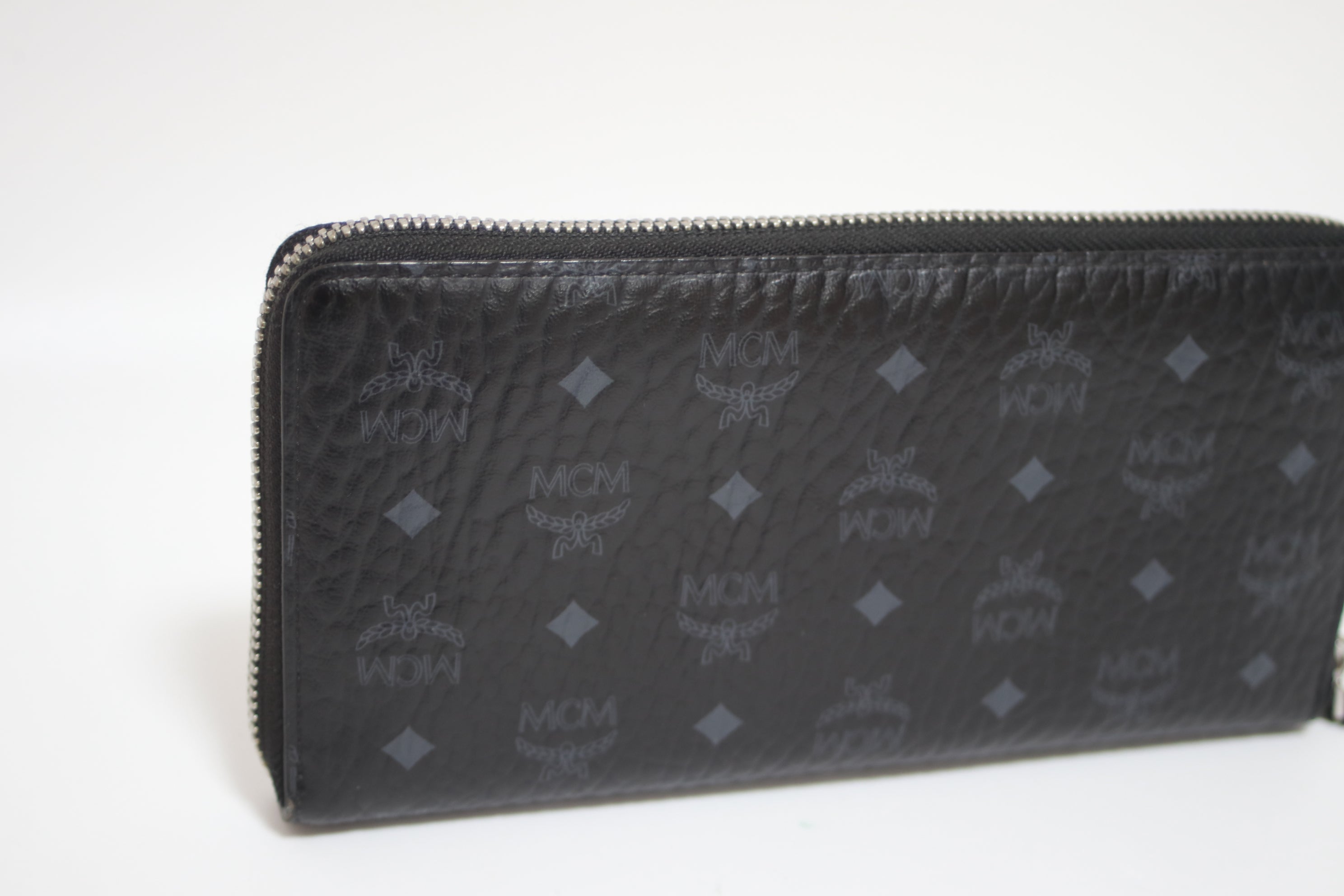 MCM Black Zippy Long Wallet Used (7618)