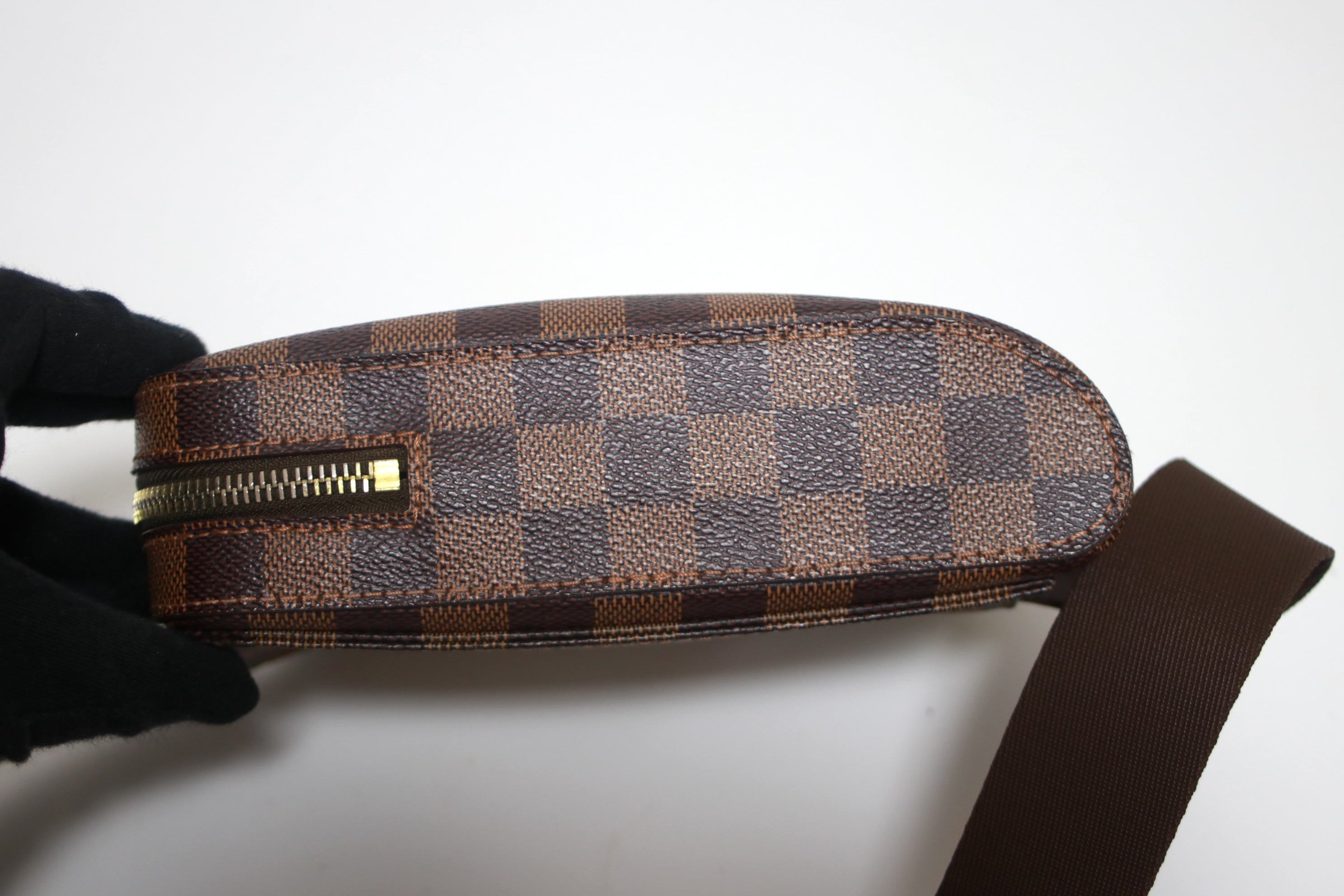 Louis Vuitton Geronimo Body Bag Used