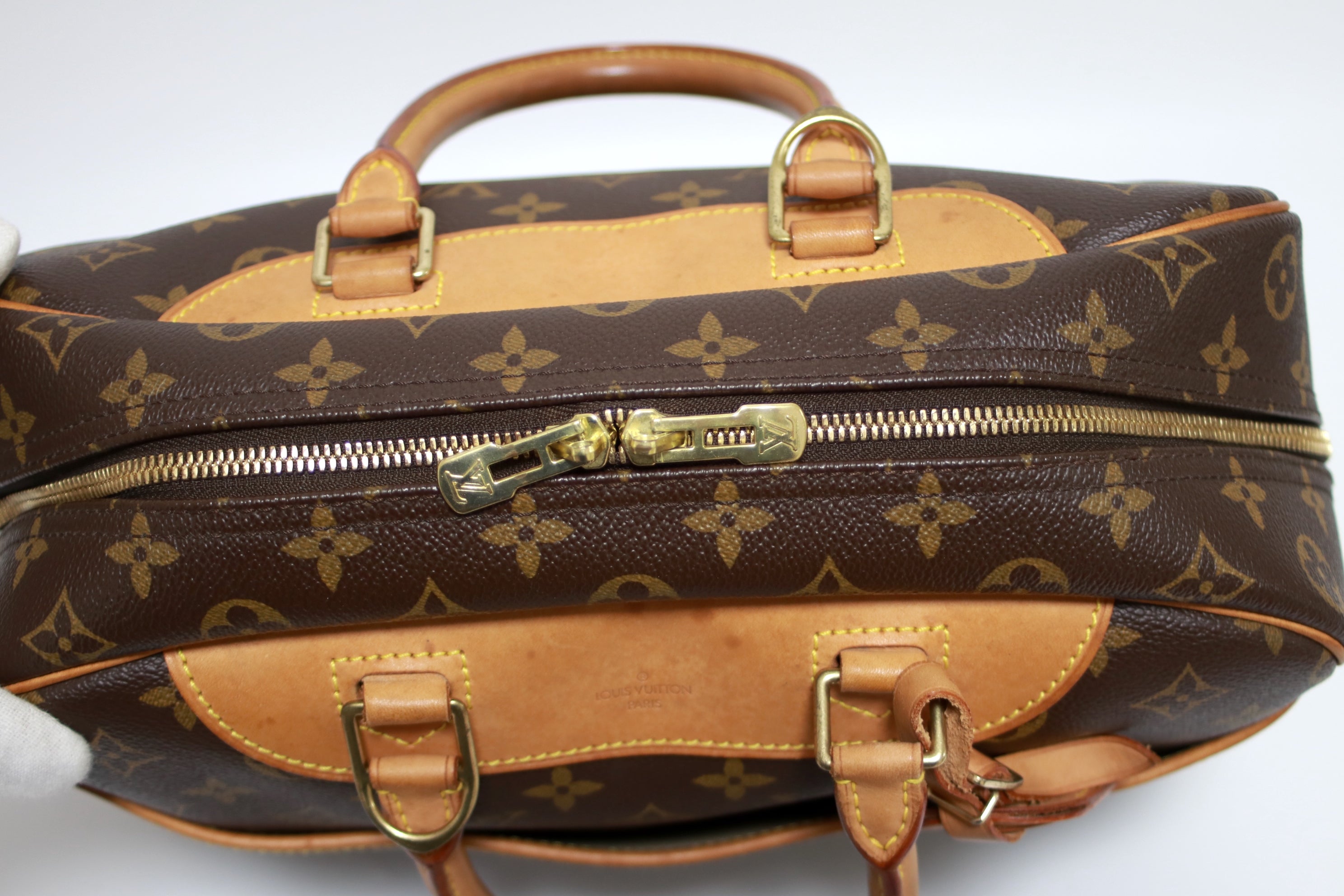 Louis Vuitton Deauville Handbag Used (6896)