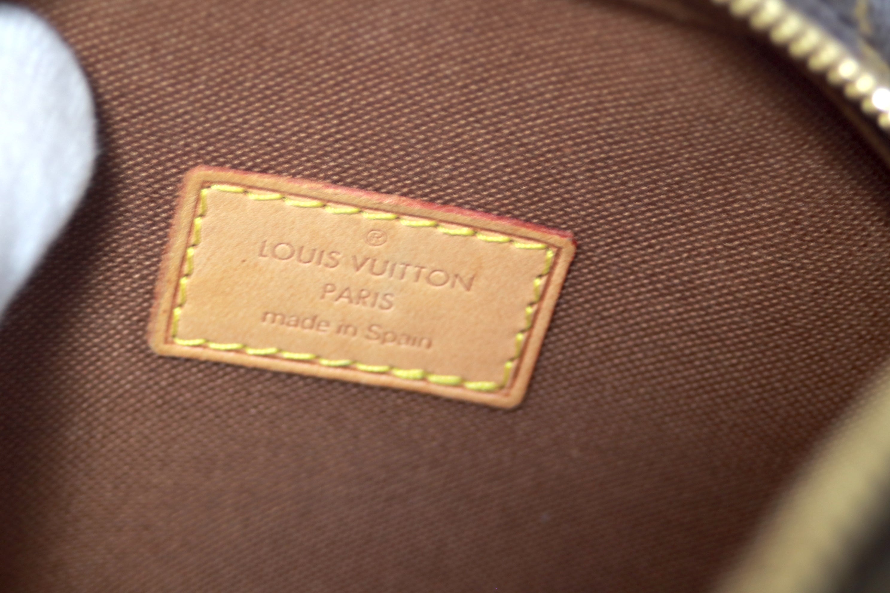Louis Vuitton Pochette Gange Body Bag Used (6997)