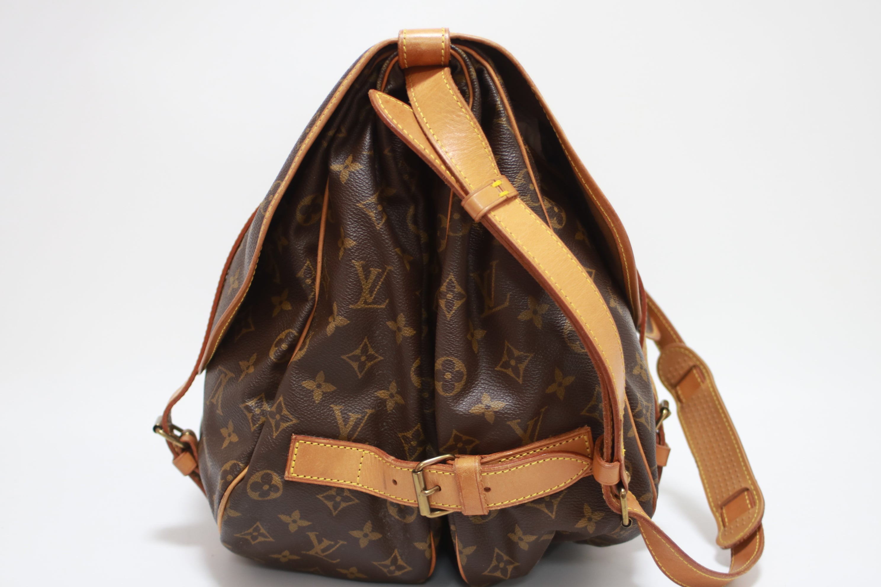 Louis Vuitton Saumur 43 Messenger Bag Used (7638)