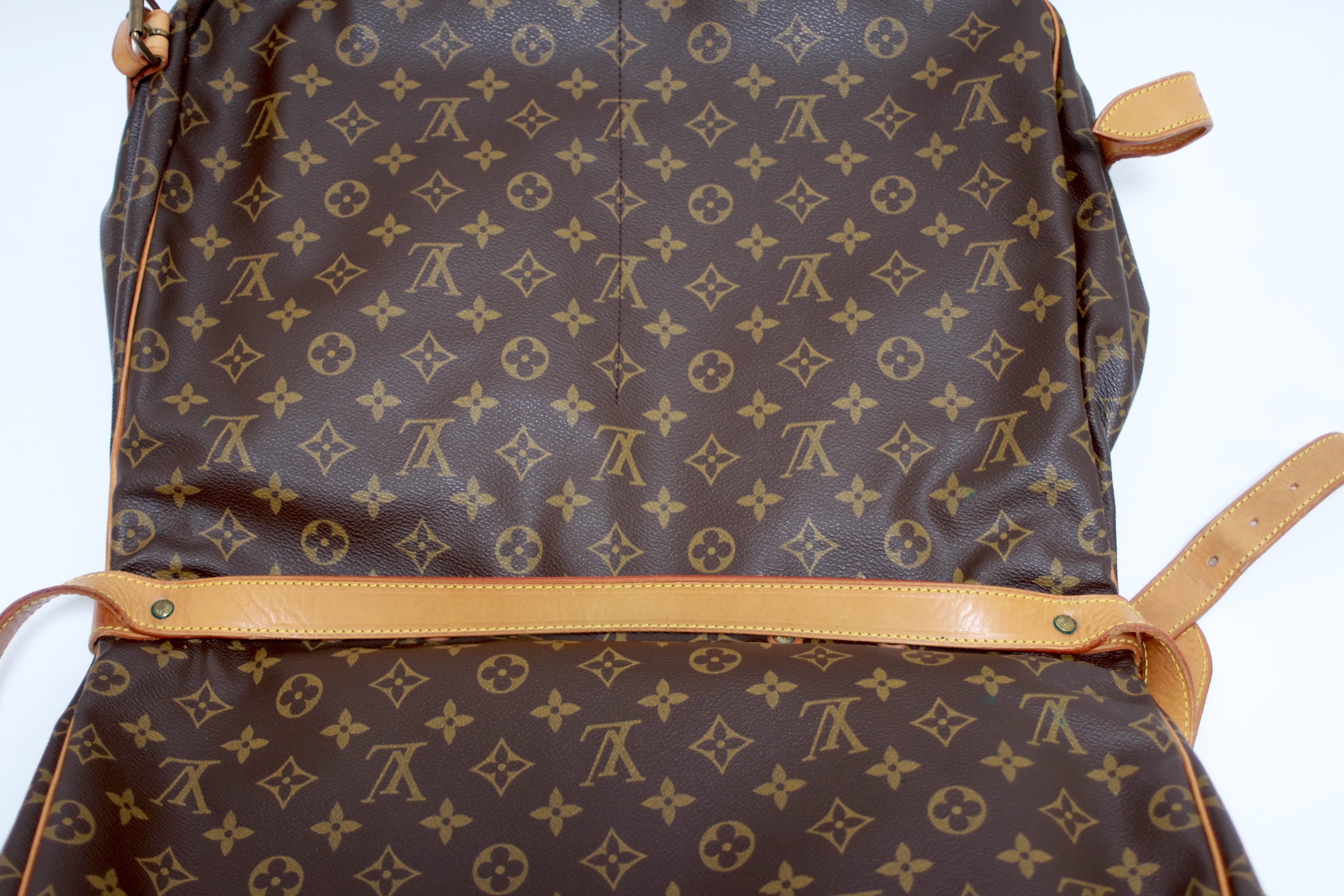 Louis Vuitton Saumur 43 Messenger Bag Used (7638)