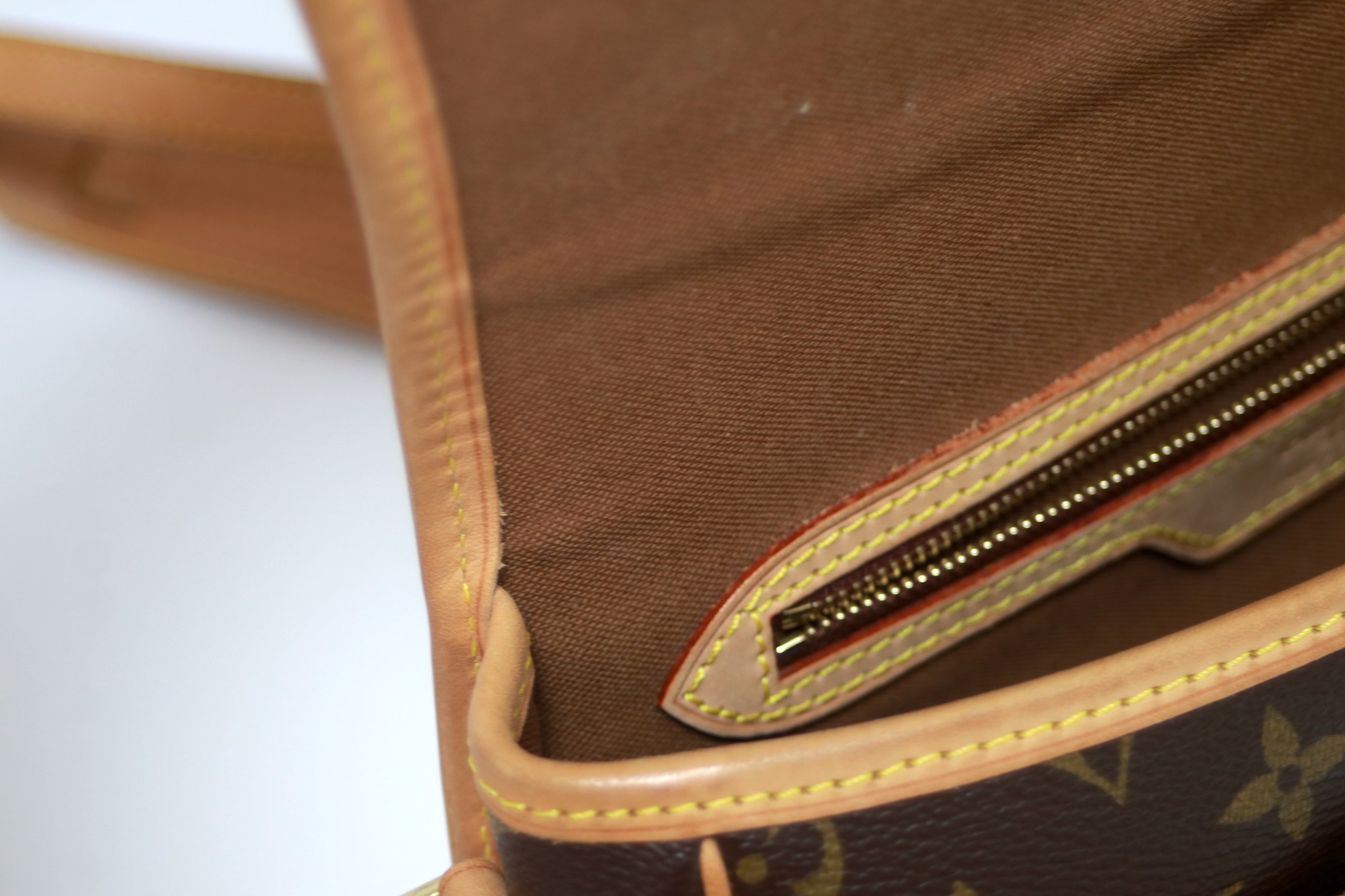 Louis Vuitton Sologne Shoulder Bag Used (7625)