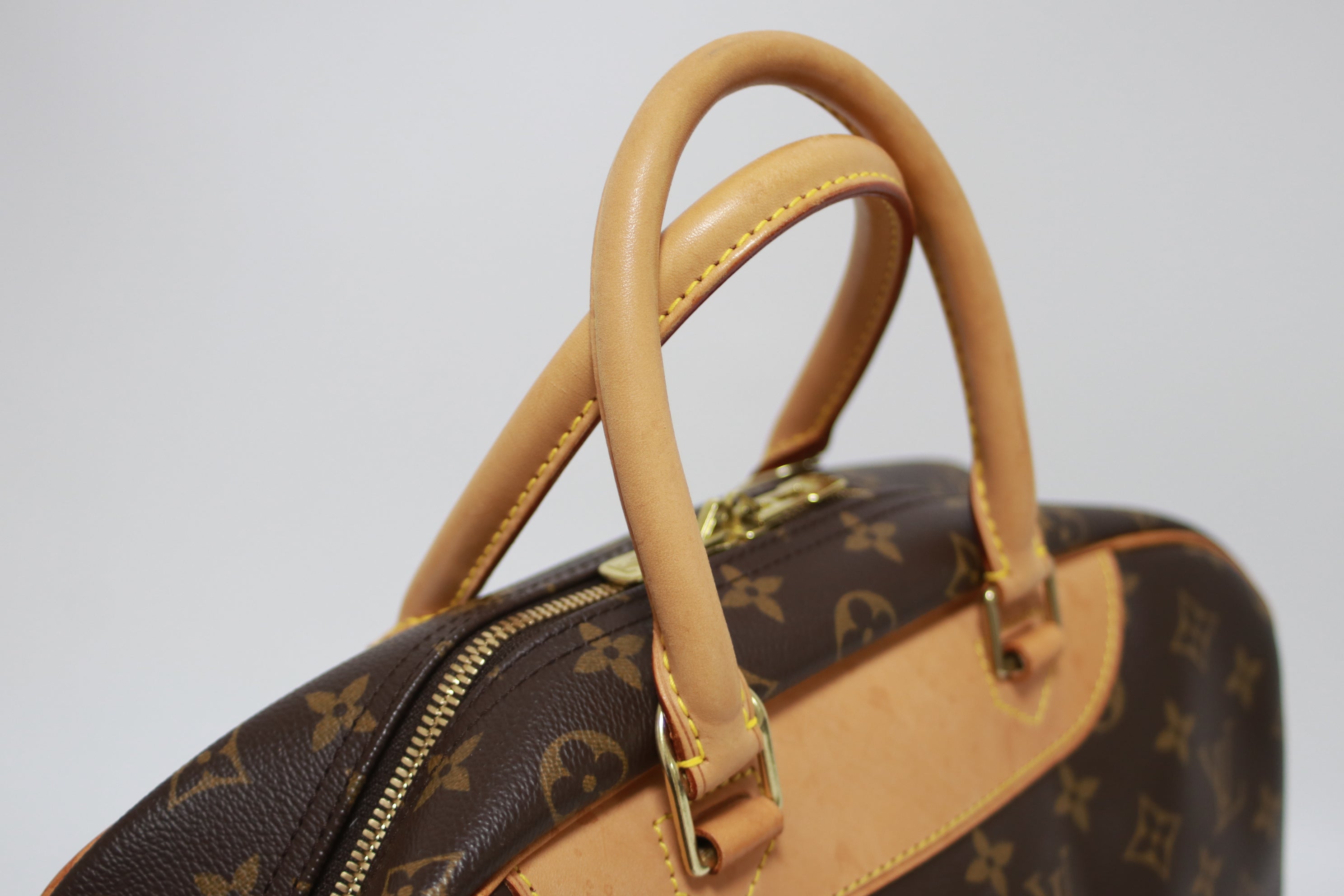 Louis Vuitton Deauville Handbag Used