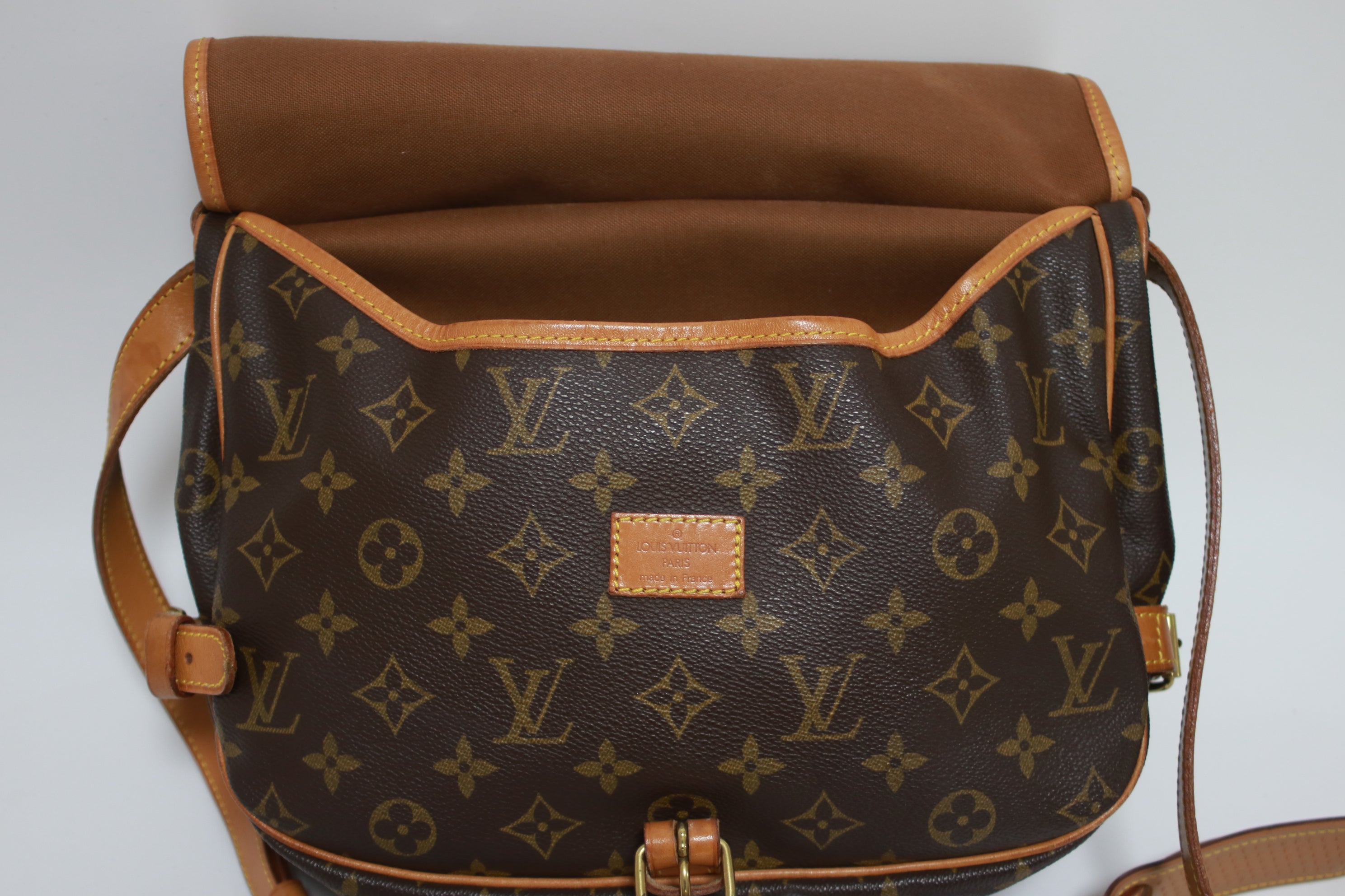 Louis Vuitton Saumur 30 Shoulder Bag Used