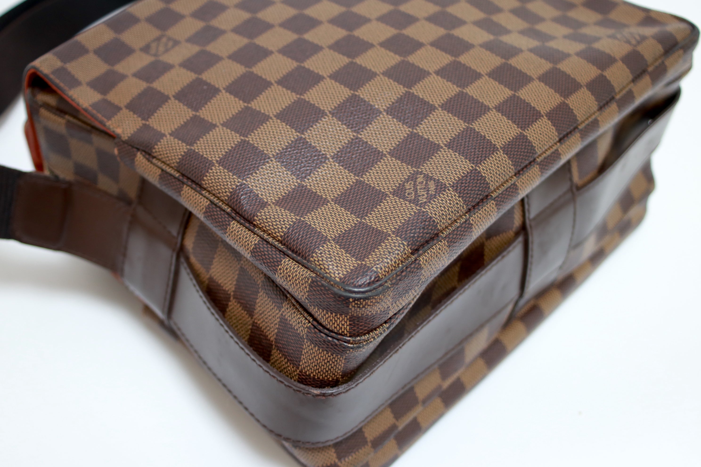 Louis Vuitton Naviglio Damier Ebene Messenger Bag Used