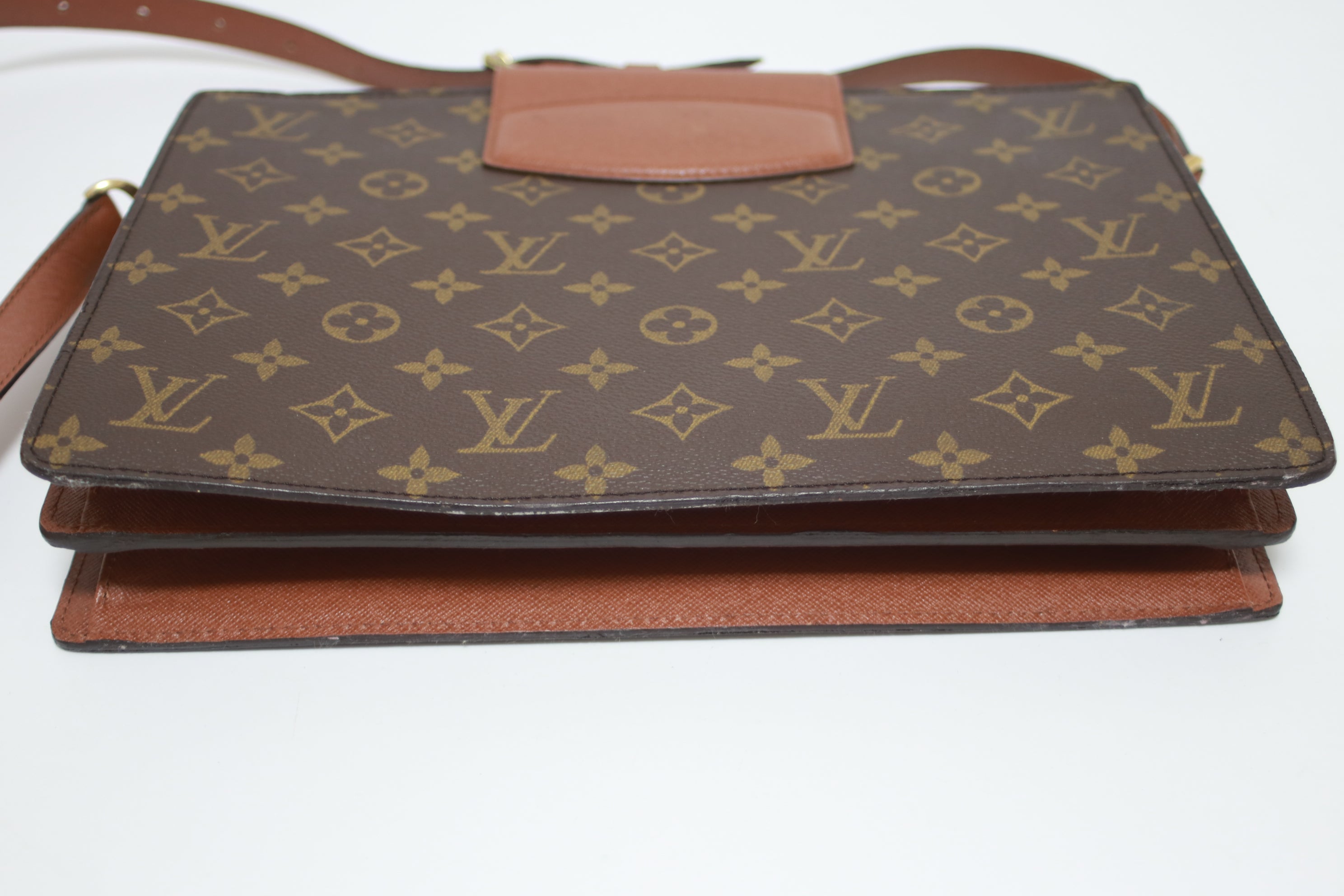 Louis Vuitton Courcelles Shoulder Bag Used