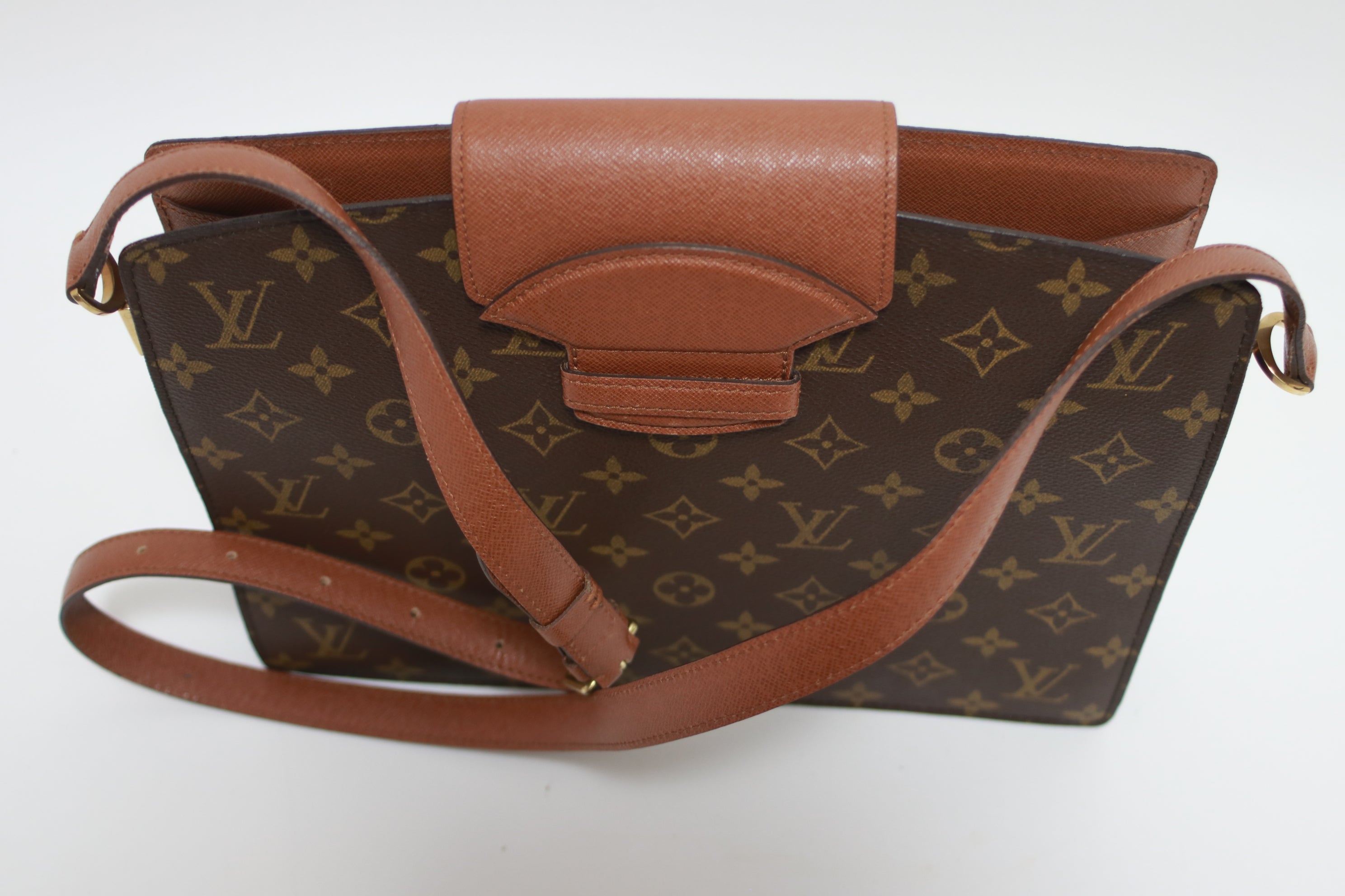 Louis Vuitton Courcelles Shoulder Bag Used