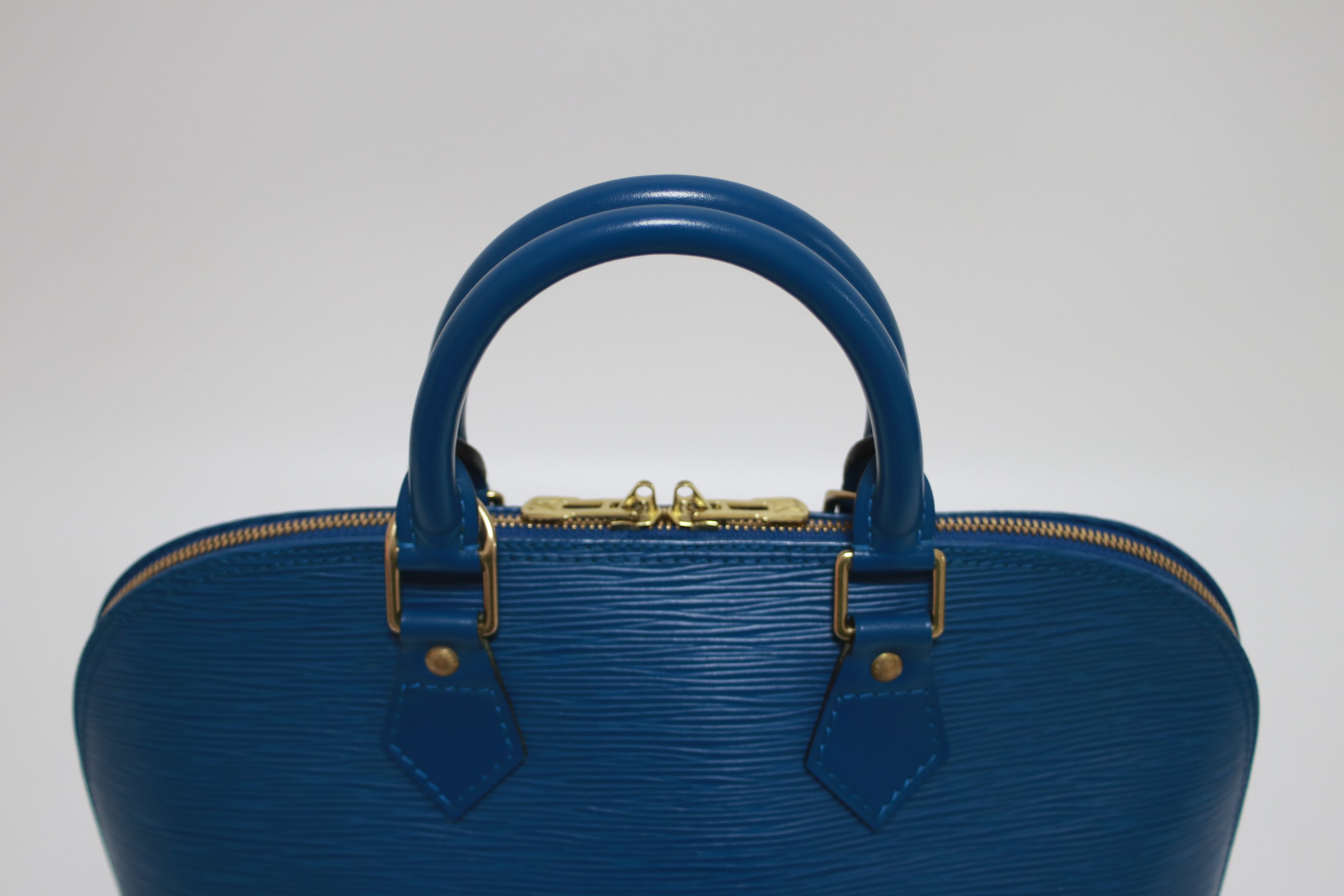 Louis Vuitton Alma PM Epi Blue Used (7692)