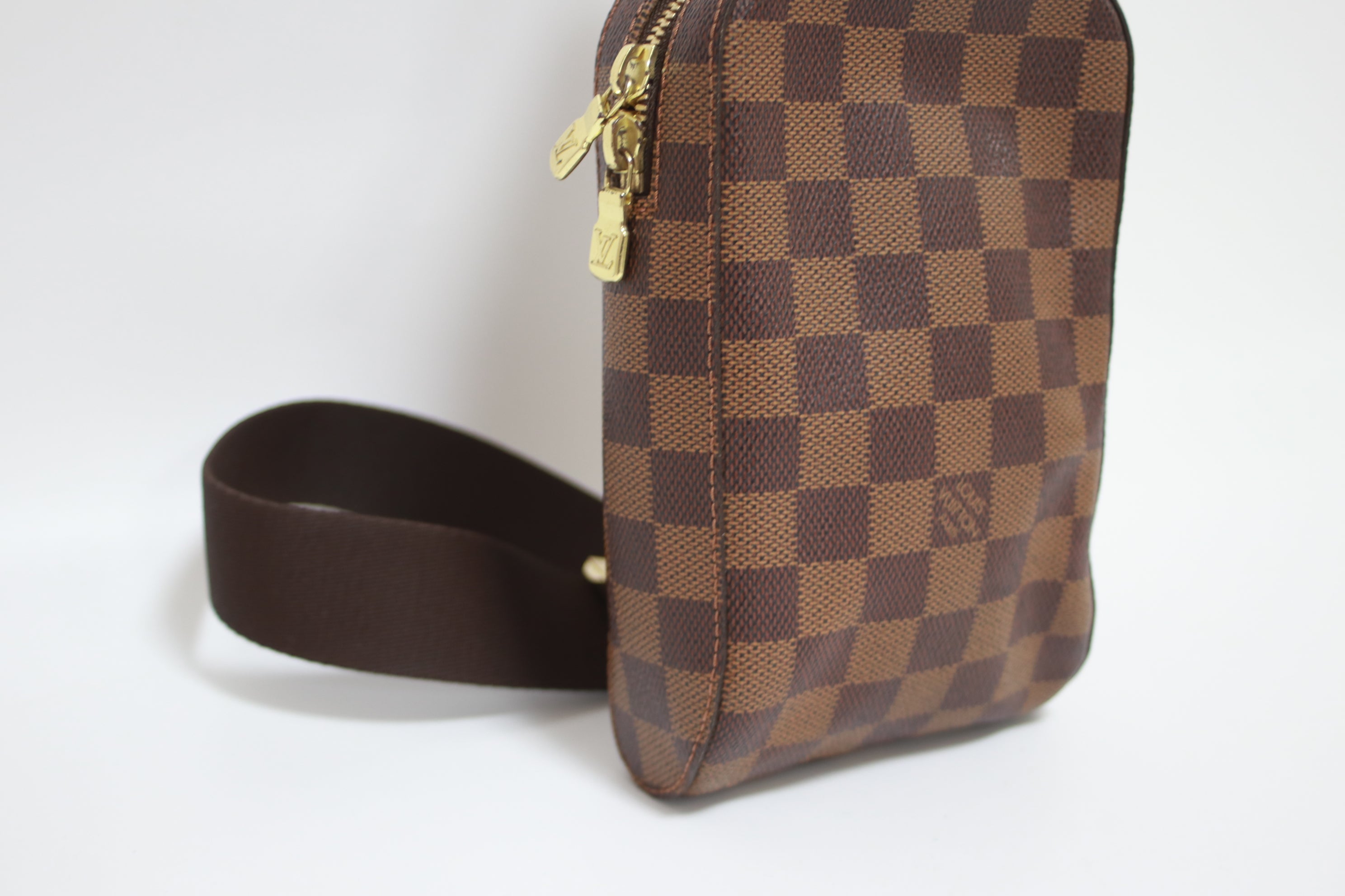 Louis Vuitton Geronimo Belt bag Used