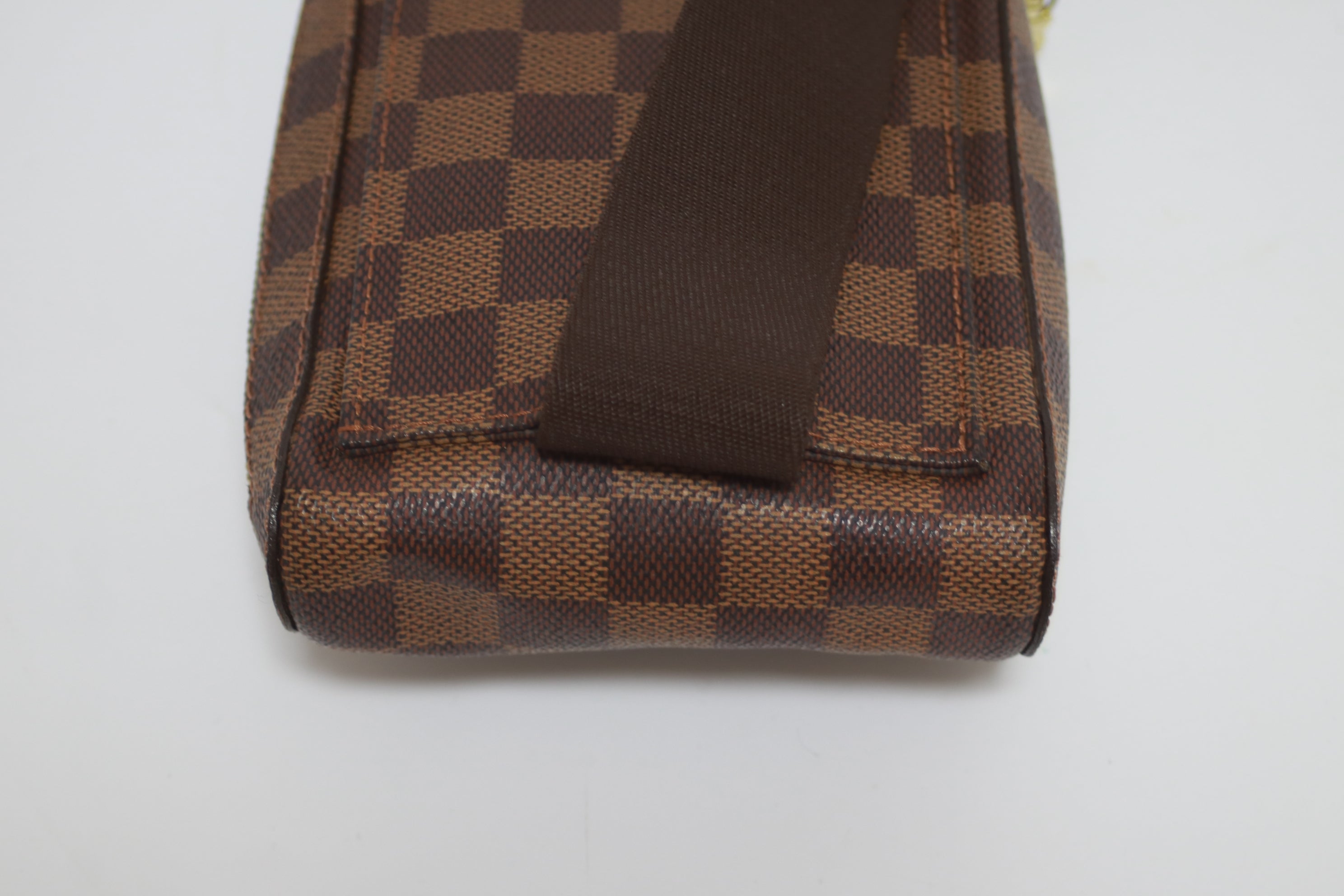 Louis Vuitton Geronimo Belt bag Used