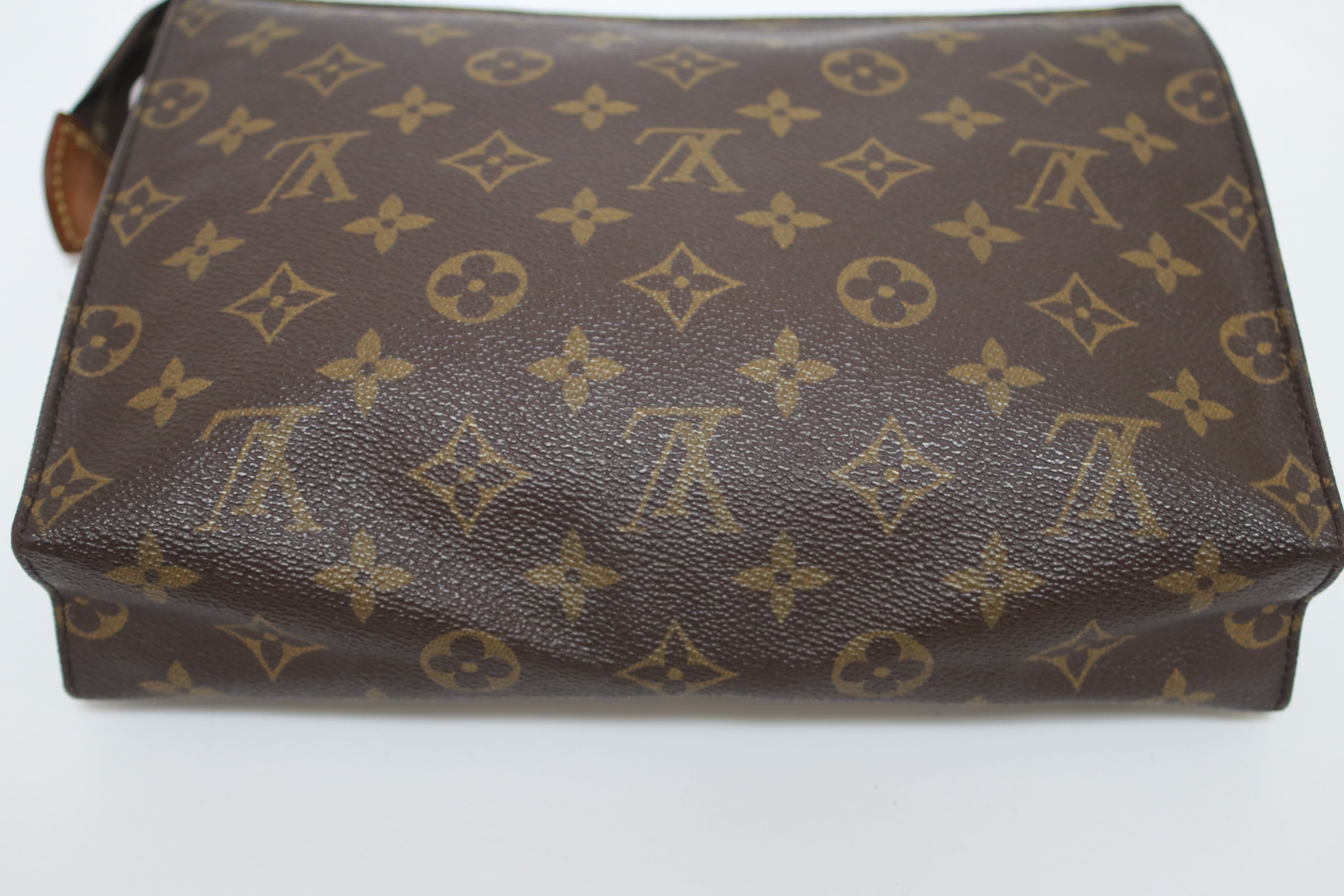 Louis Vuitton Toiletry 26 Pouch Used (7725)