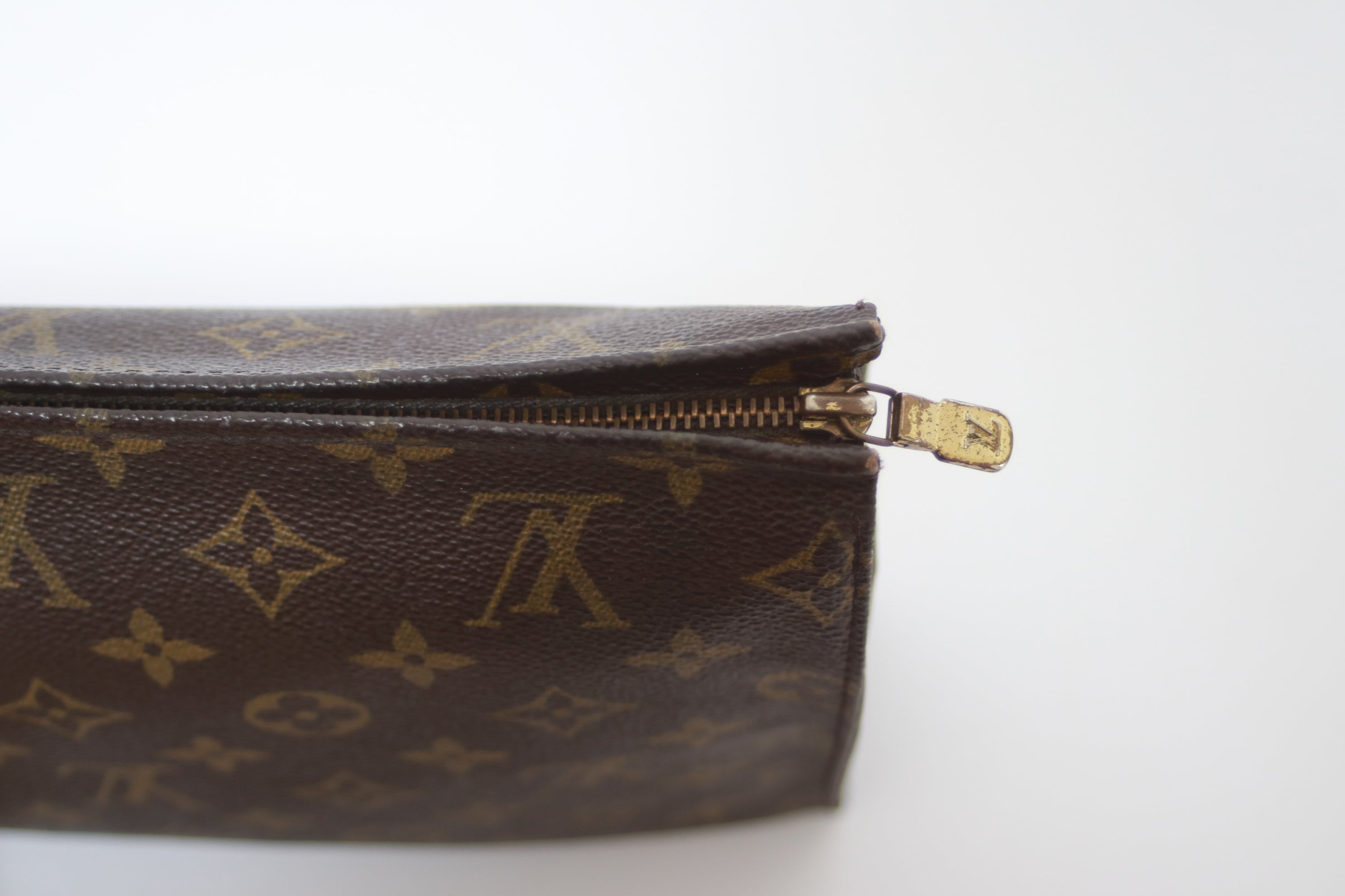 Louis Vuitton Toiletry 26 Pouch Used (7725)