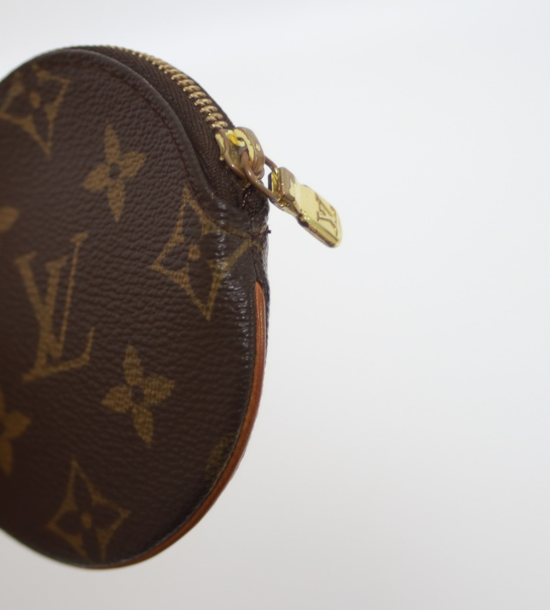 Louis Vuitton Round Coin Purse Used (7516)