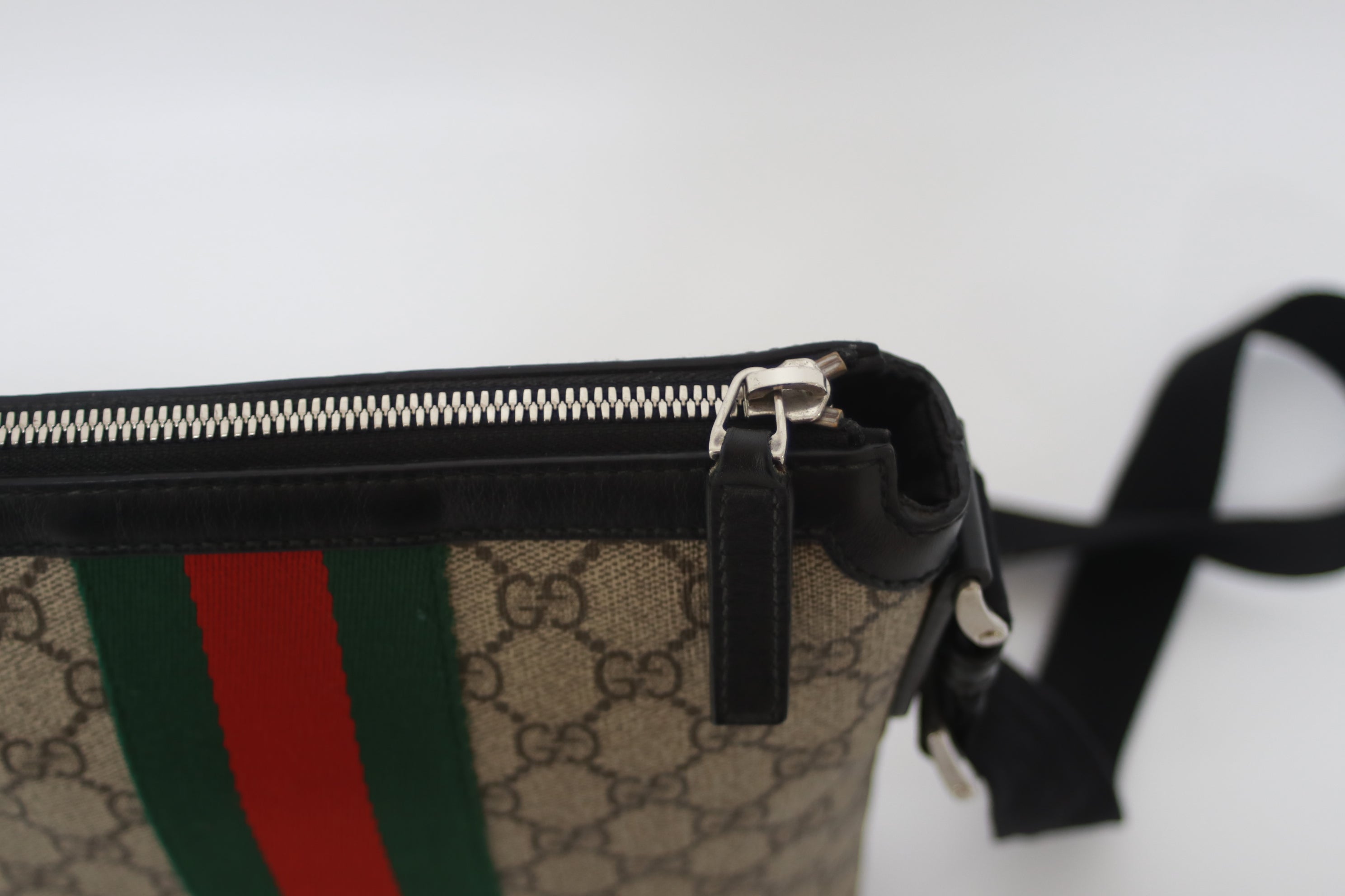 Gucci Slim Web Crossbody Shoulder Bag Used