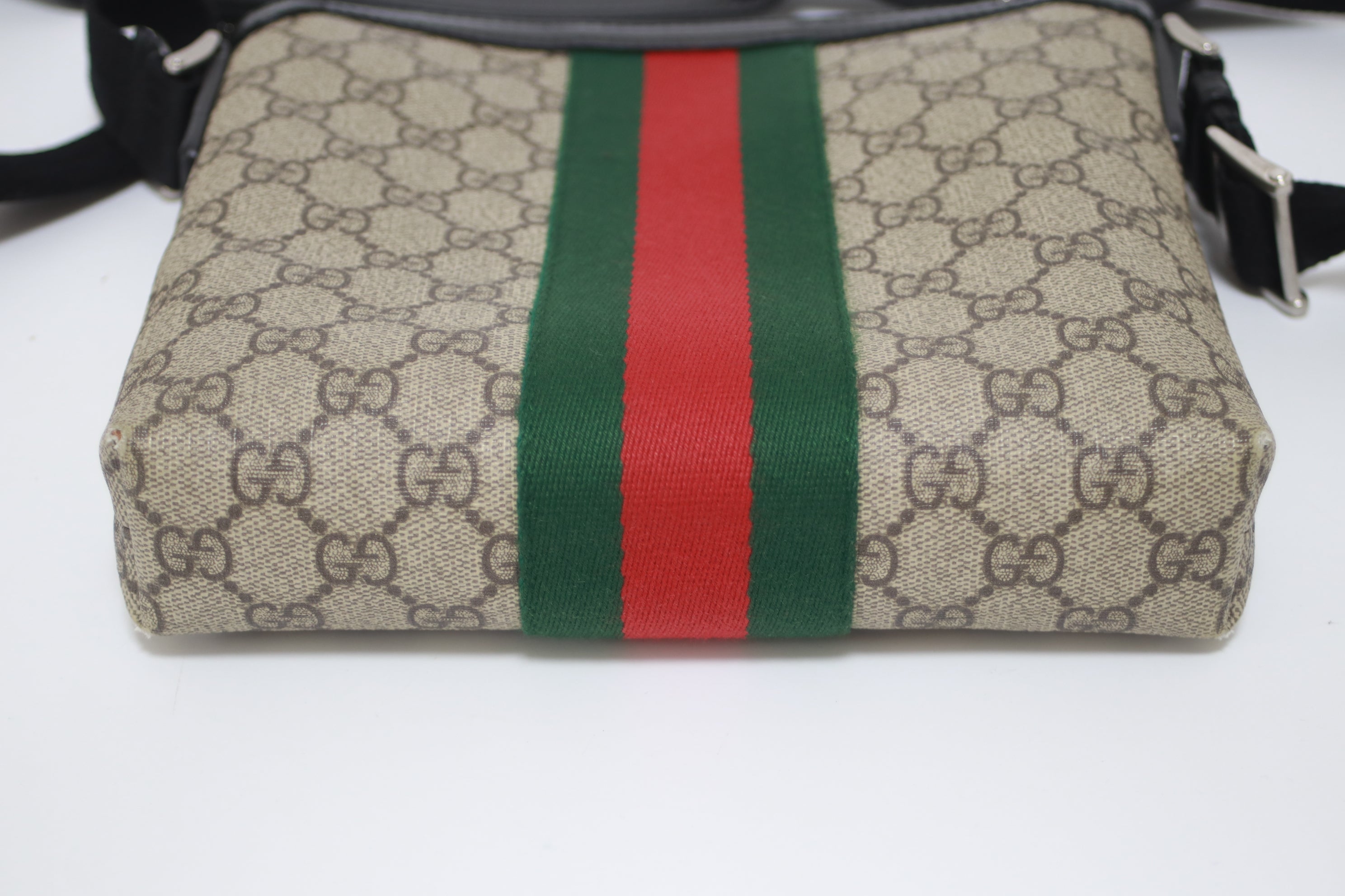 Gucci Slim Web Crossbody Shoulder Bag Used