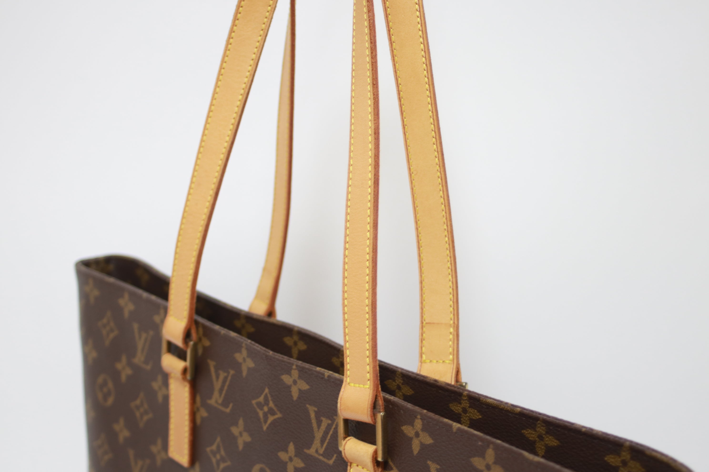 Borsa a tracolla Louis Vuitton Luco usata